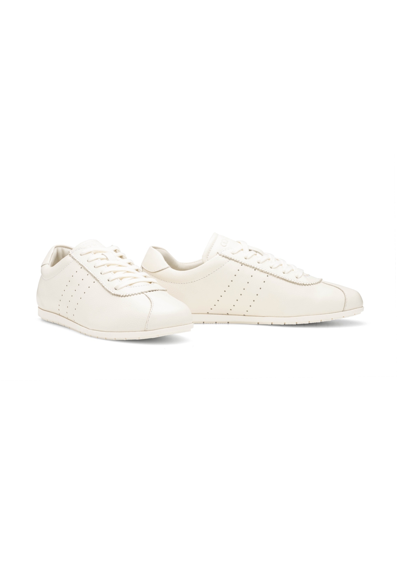 Cream leather women's shoes BUTYD-1261-0B(W26), diagonal product view on white background.