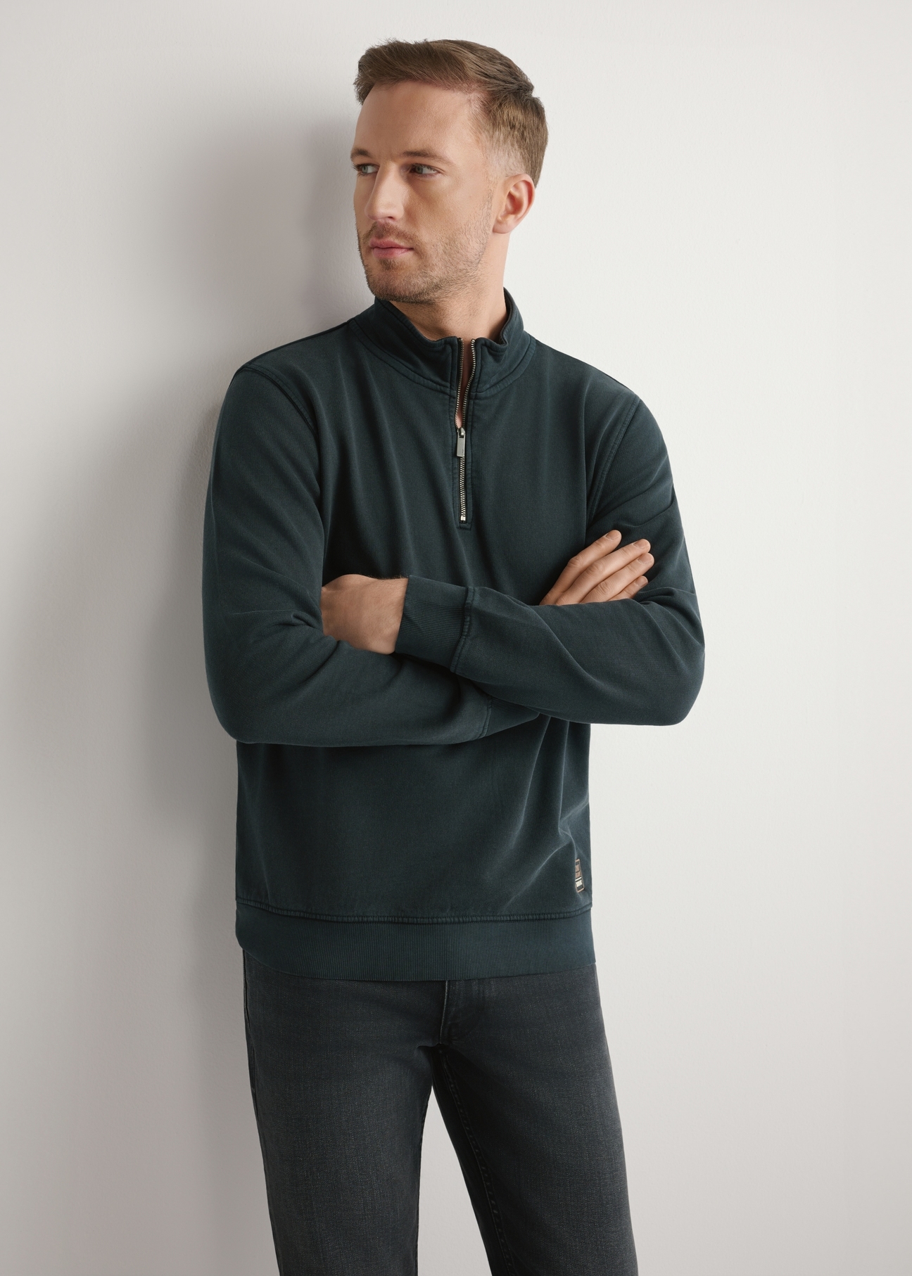 Men's black cotton sweatshirt BLZMT-0077-99(W26), front view of the product on the model. Half of the silhouette visible.