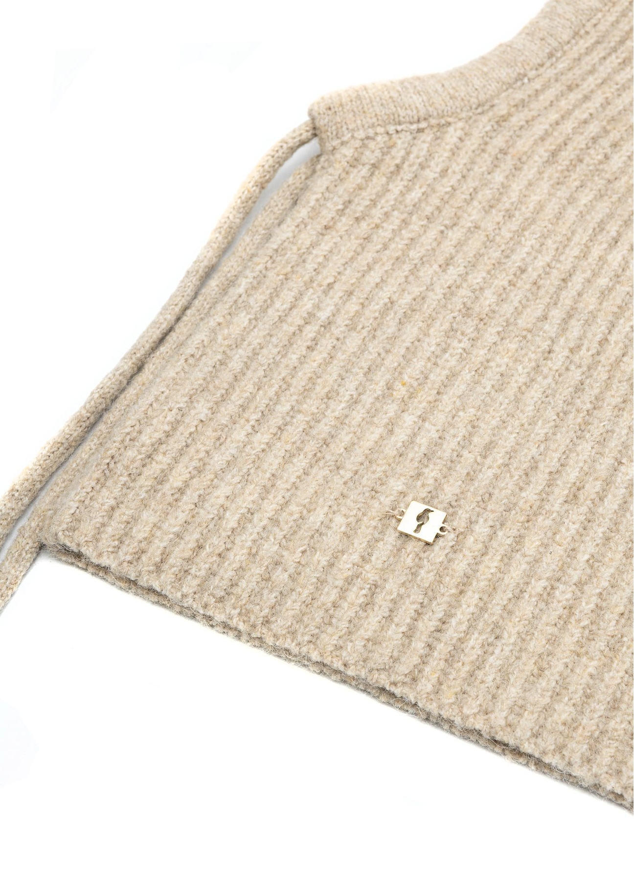 Beige women's scarf with hood SZADT-0215-1A(Z26) - close-up detail, on white background.