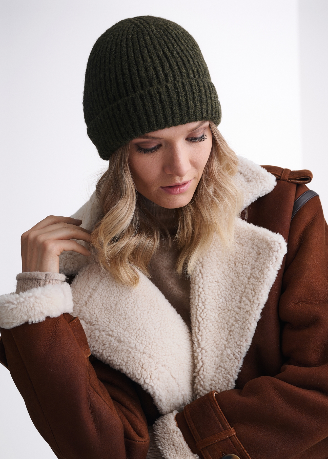 Women's cap CZADT-0060A-51(Z22)-01