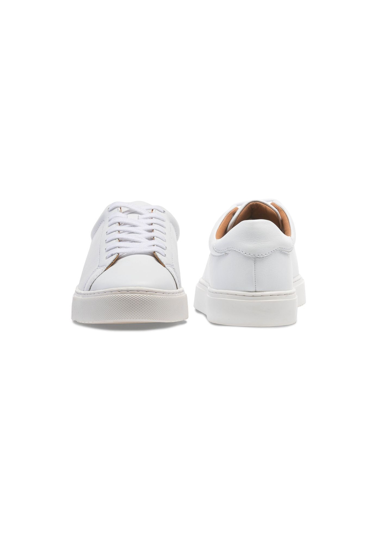 White leather sports shoes BUTYM-0503A-0B(W26), front and back product view on white background.