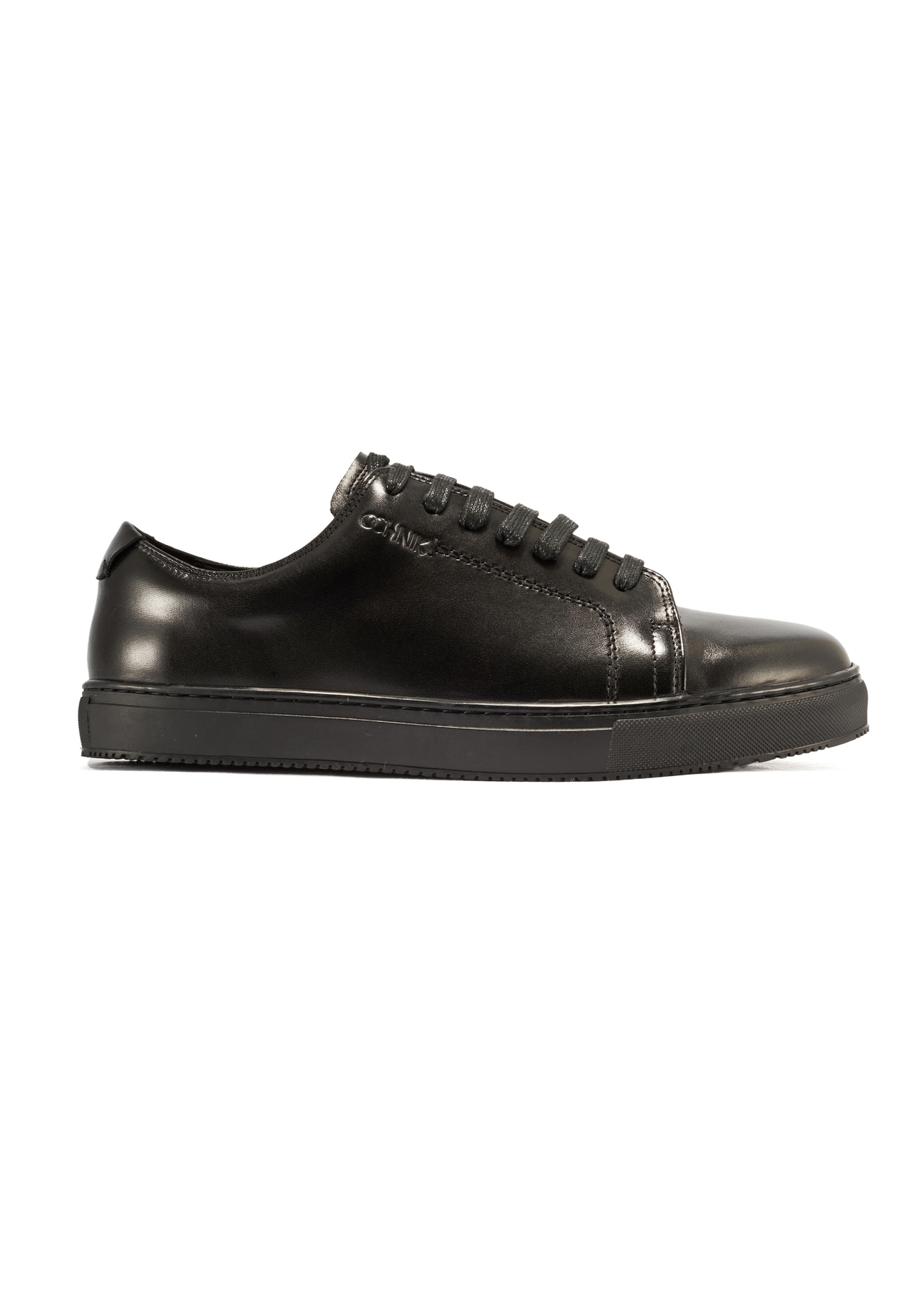 Leather black sports shoes BUTYM-0508-99(Z25), product view from the outside on a white background.