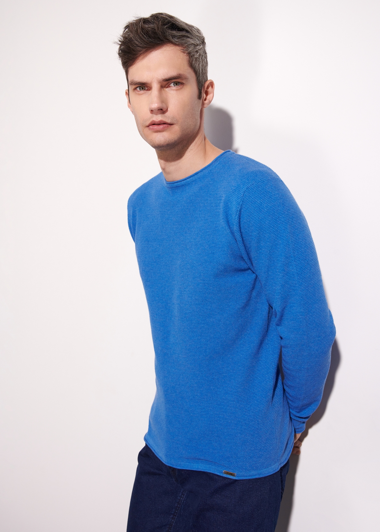 Blue men's basic sweater SWEMT-0128-61(W23)-01