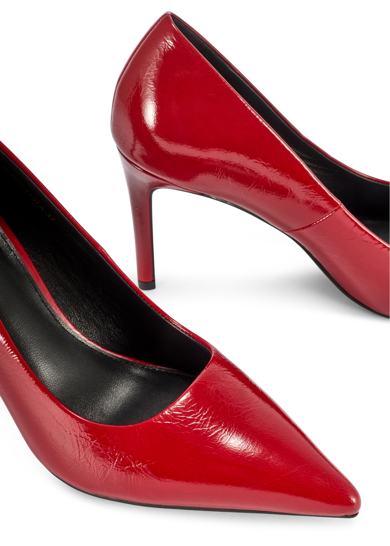 Red leather women's high heels BUTYD-1131A-4B(W26), close-up of product detail, view on white background.