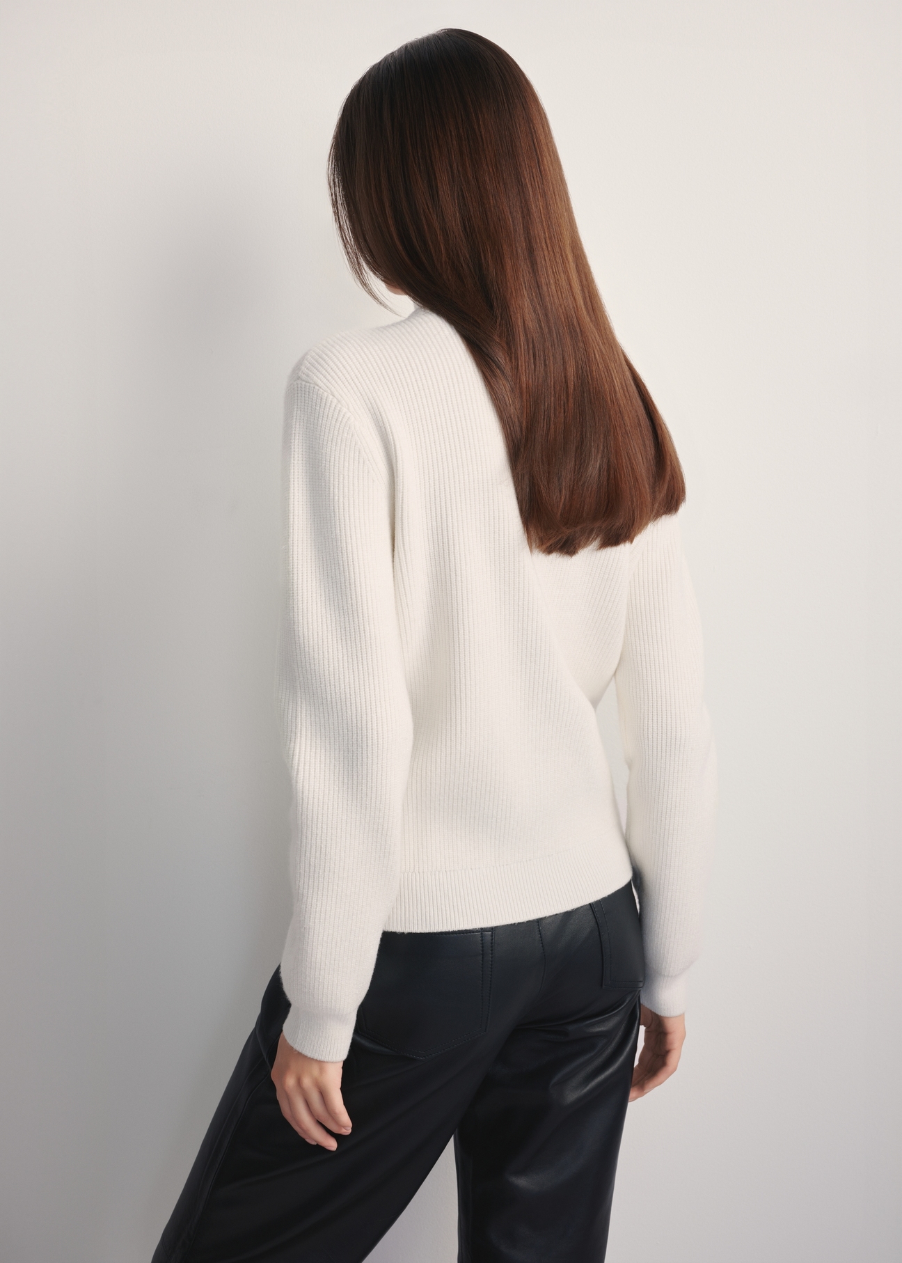 Cream women's zippered sweater SWEDT-0247-12(Z25), back view of the product on the model. Half of the silhouette visible.
