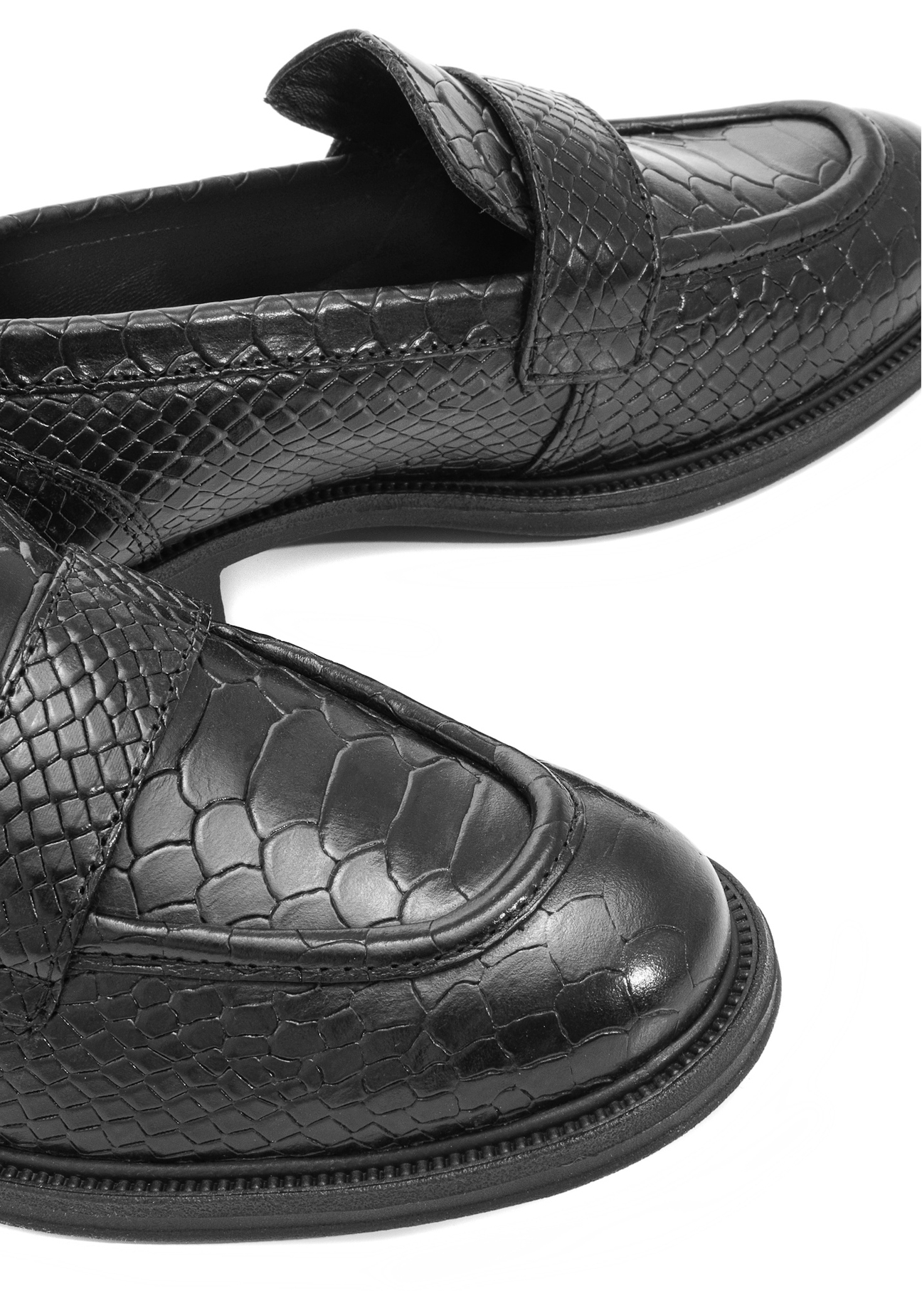 Black leather women's croco moccasins BUTYD-1198-99(Z25), close-up of the product detail on a white background.