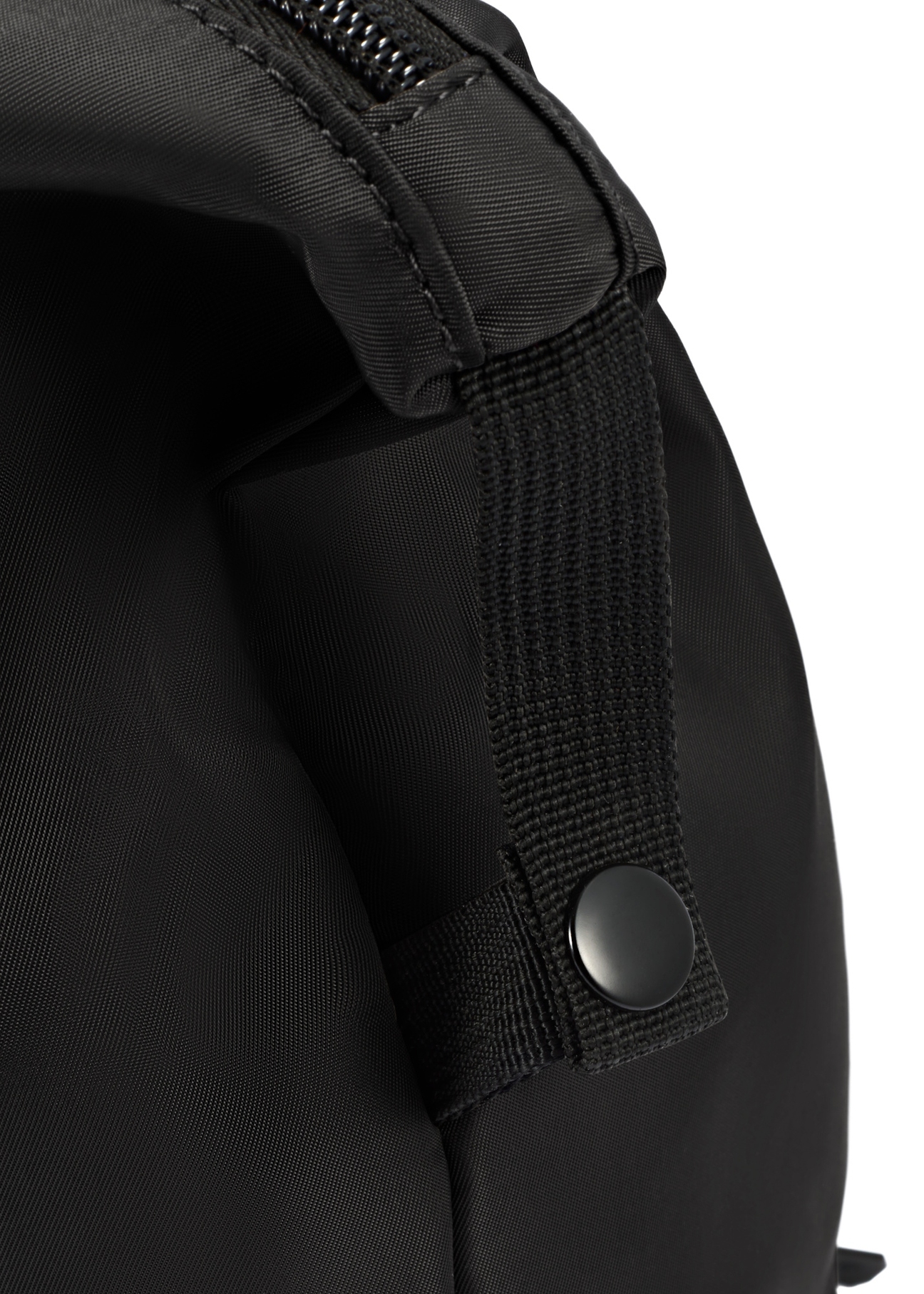 Black men's bag TORMN-0369-99(Z25), close-up of the product detail on a white background.