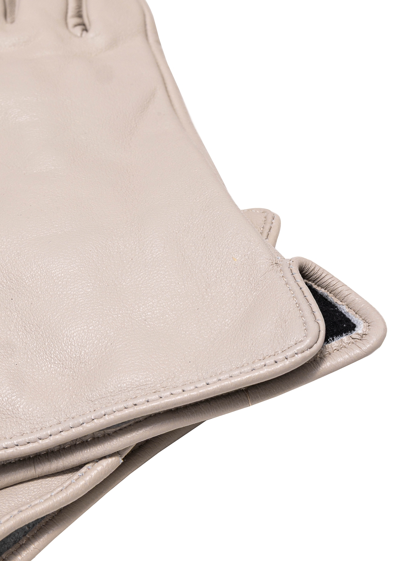 Women's white leather gloves REKDS-0001 A-12(Z 25), close-up of product detail, view on white background.