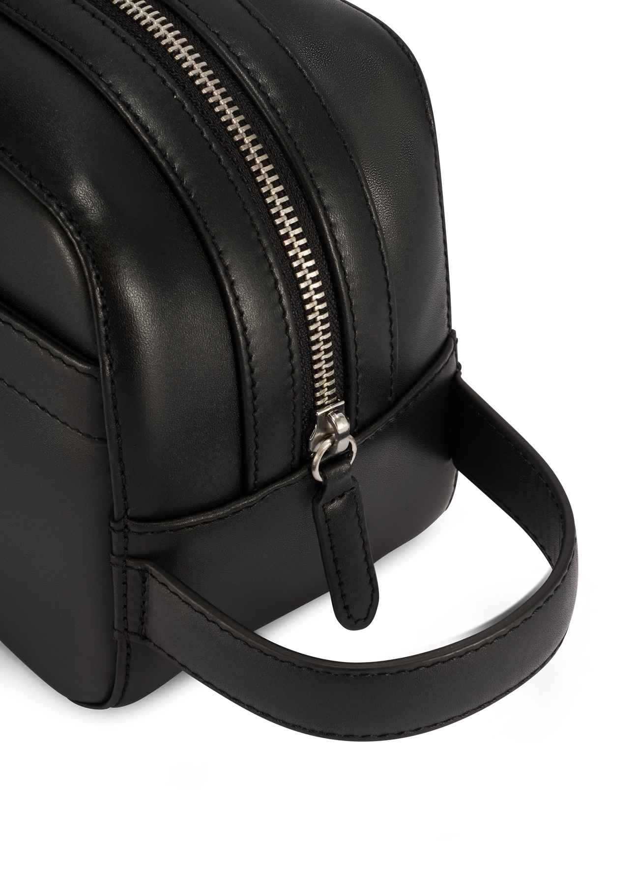 Black leather men's cosmetic bag TORMS-0473-99(Z25), close-up of product detail, view on white background.