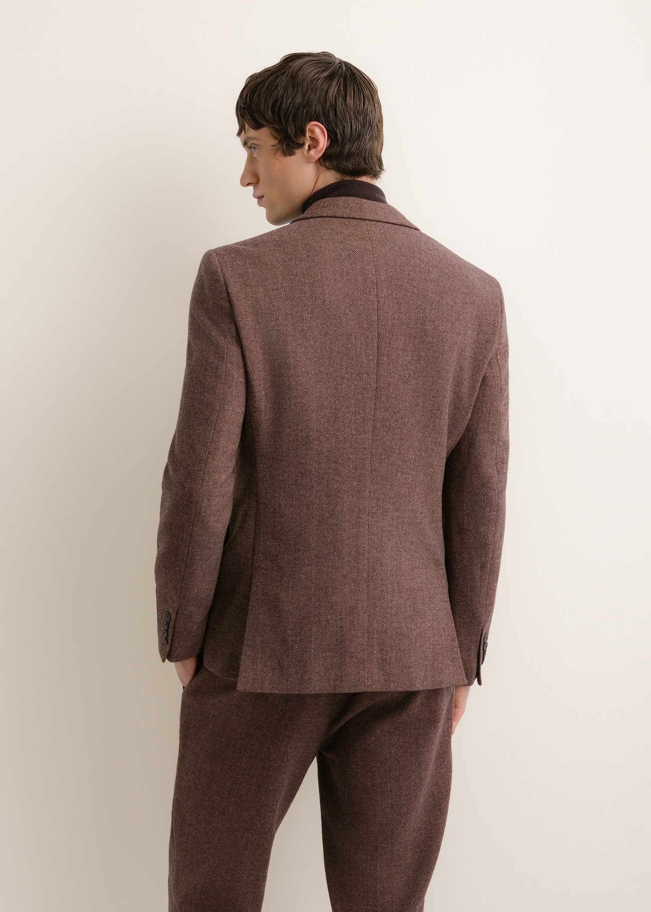 Men's brown wool-blend blazer MARMT-0026-1I(Z26), rear view on a model. Half of the figure is visible.