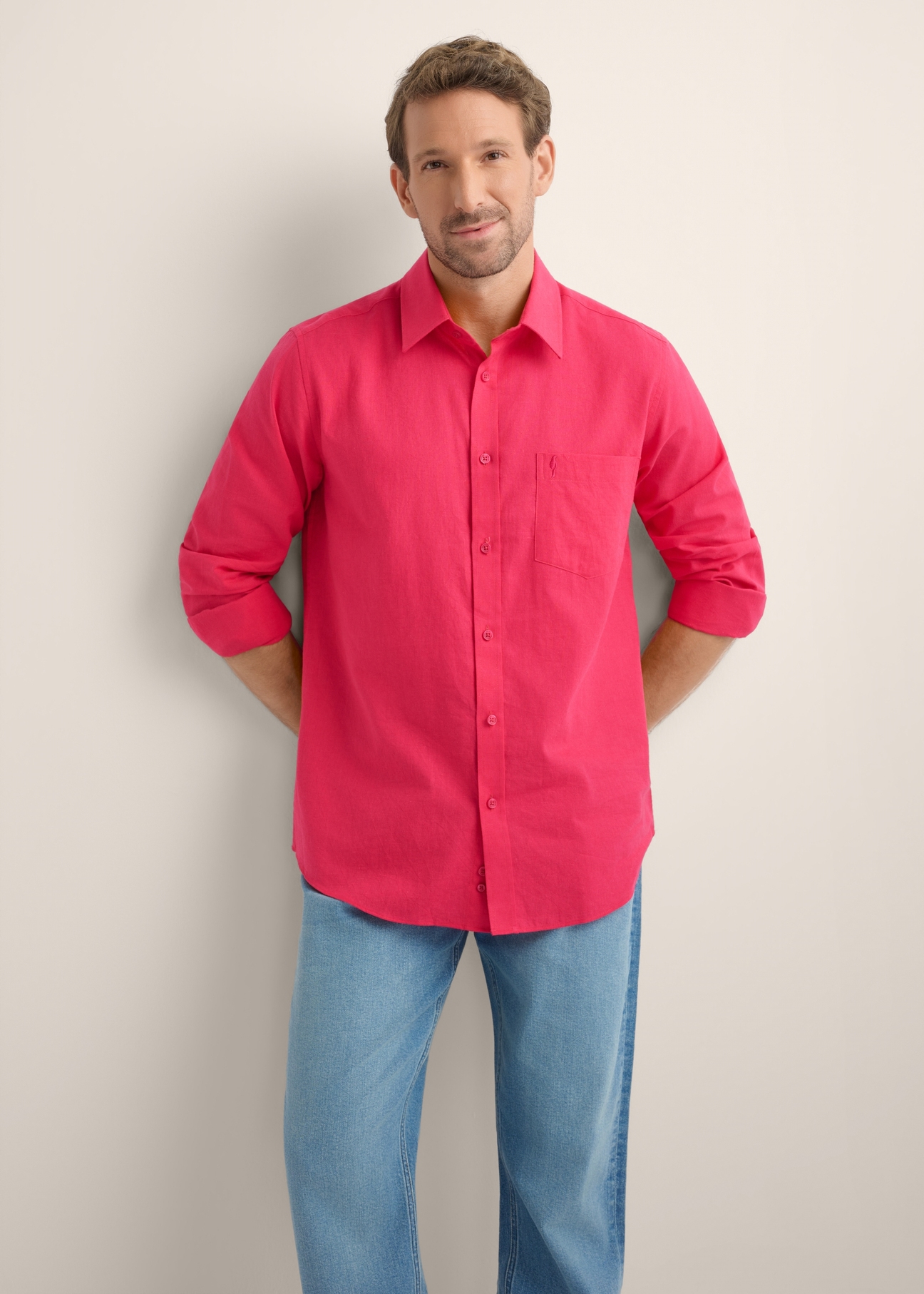 Men's fuchsia linen-blend shirt KOSMT-0379-5E(W26) - front view of the product, on a model, against a light background. Half of the silhouette visible.