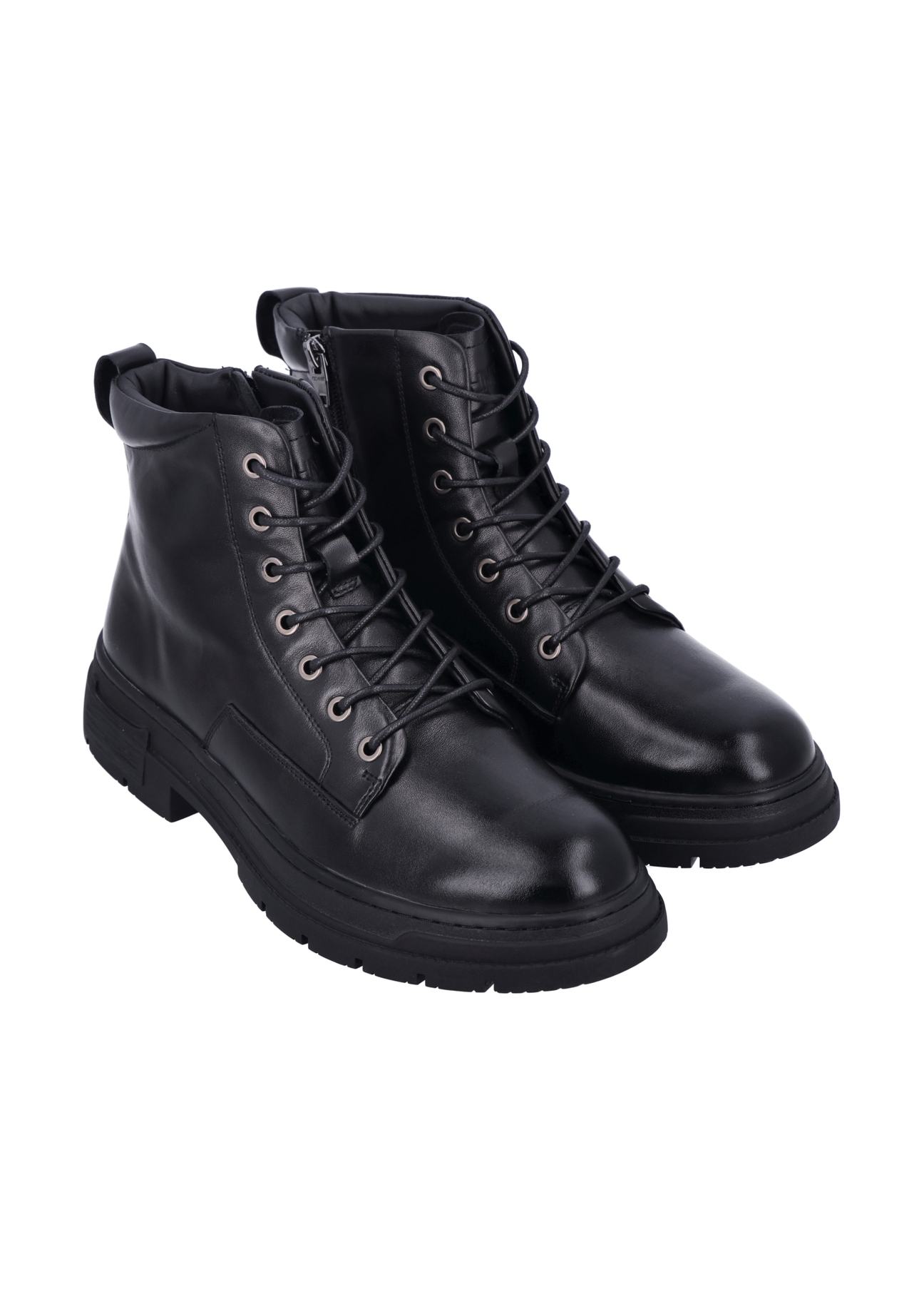 Black men's leather ankle boots BUTYM-0570-99(Z26), diagonal product view on a white background.