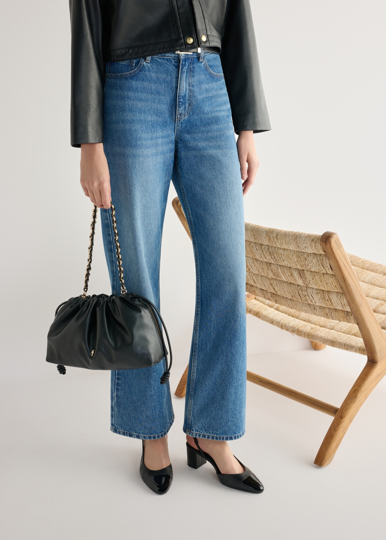 Black leather open-heel pumps BUTYD-1173-99(W26), front view of the product on the model's feet.