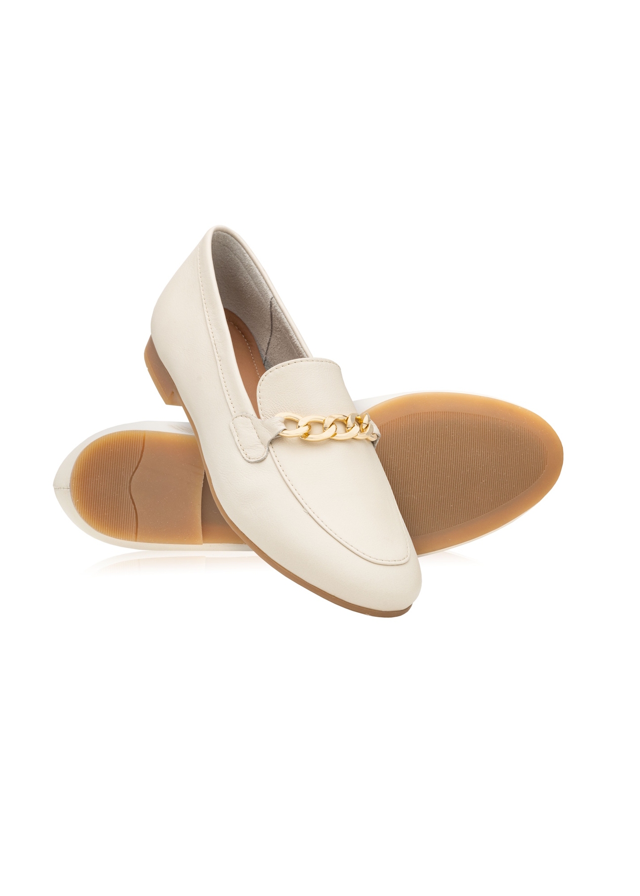 Women's cream leather moccasins with chain BUTYD-0914A-0B(W26), diagonal product view on white background.