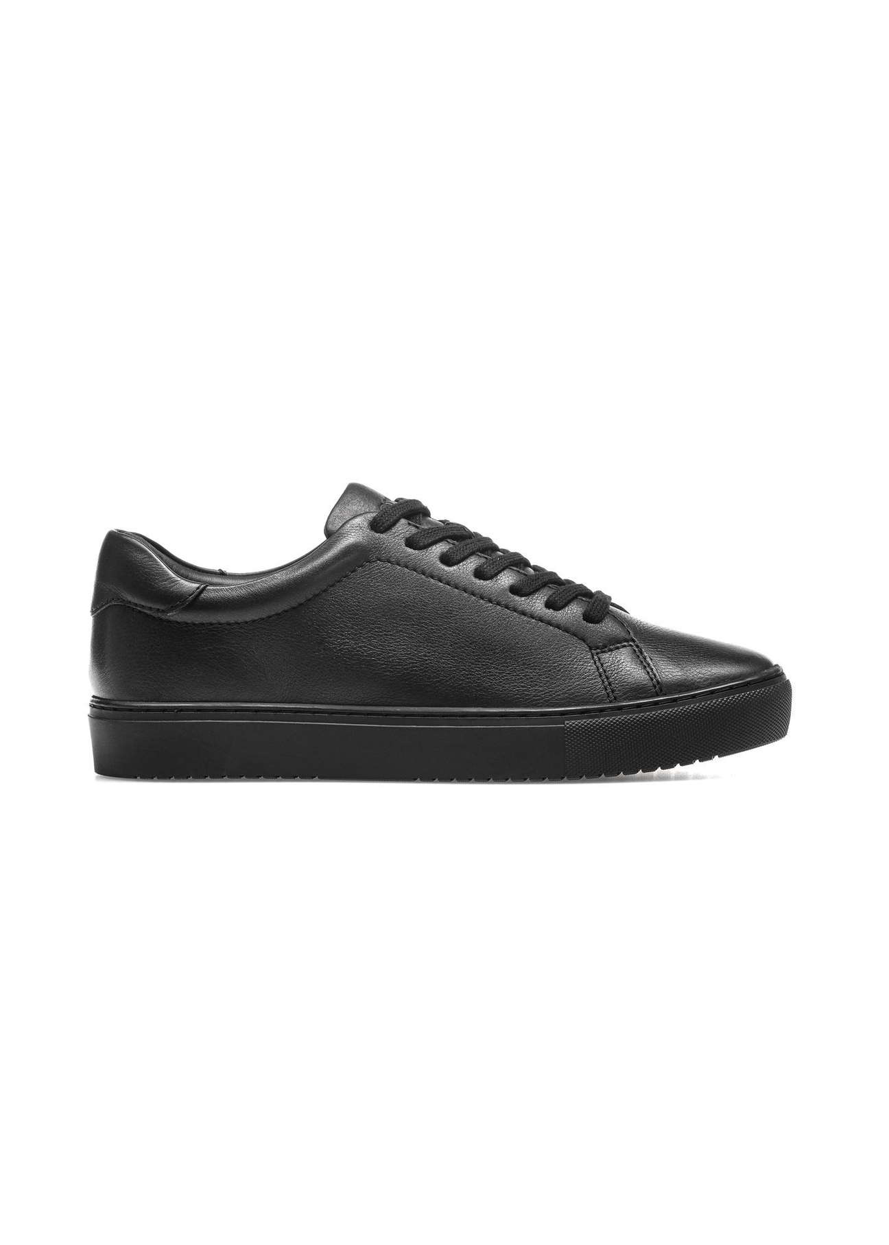 Black leather sports shoes BUTYM-0503A-99(W26), side view of the product on a white background.