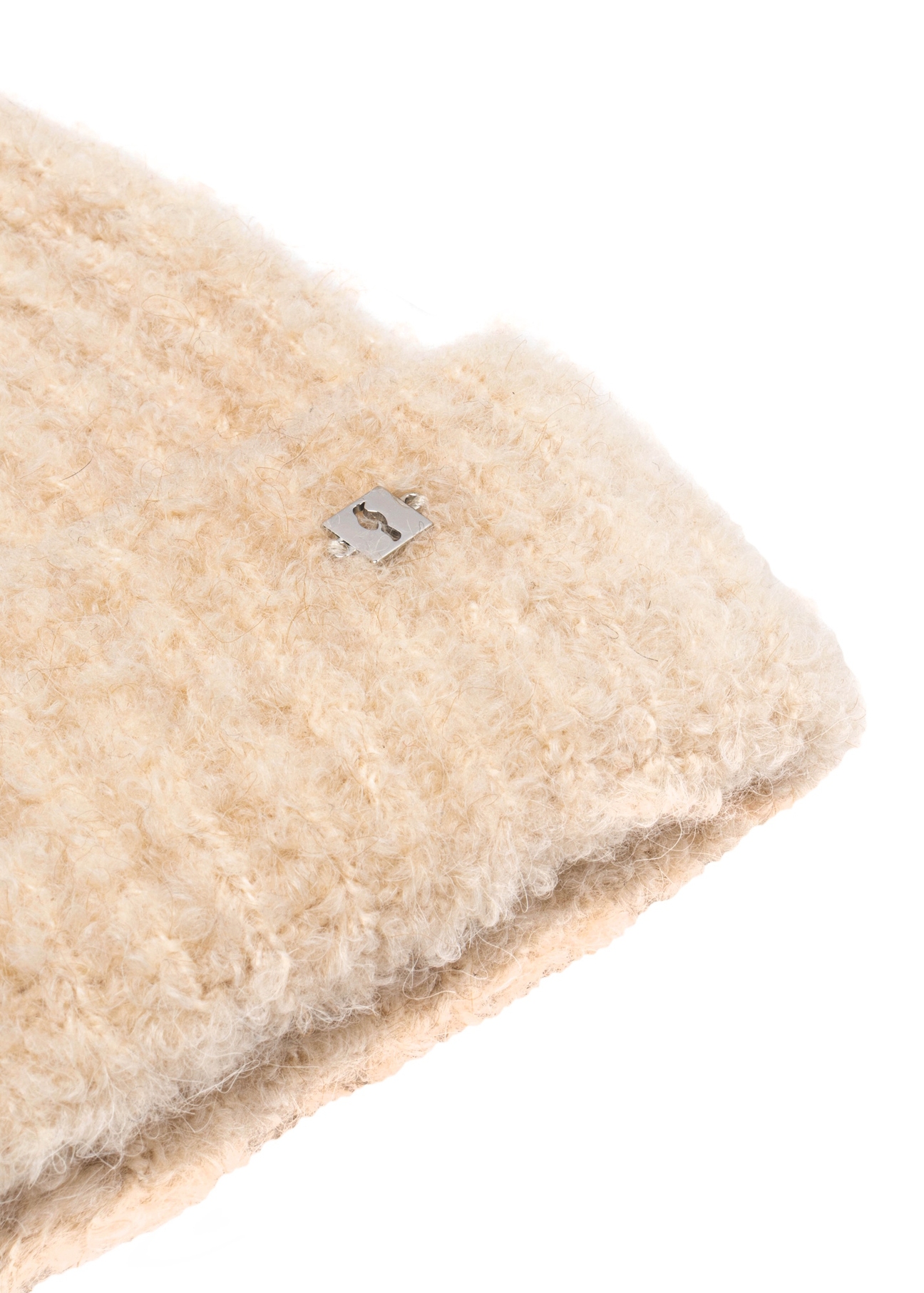 Cream-colored women's hat with a wool blend (CZADT-0228-0C(Z26)), close-up of product detail on a white background.