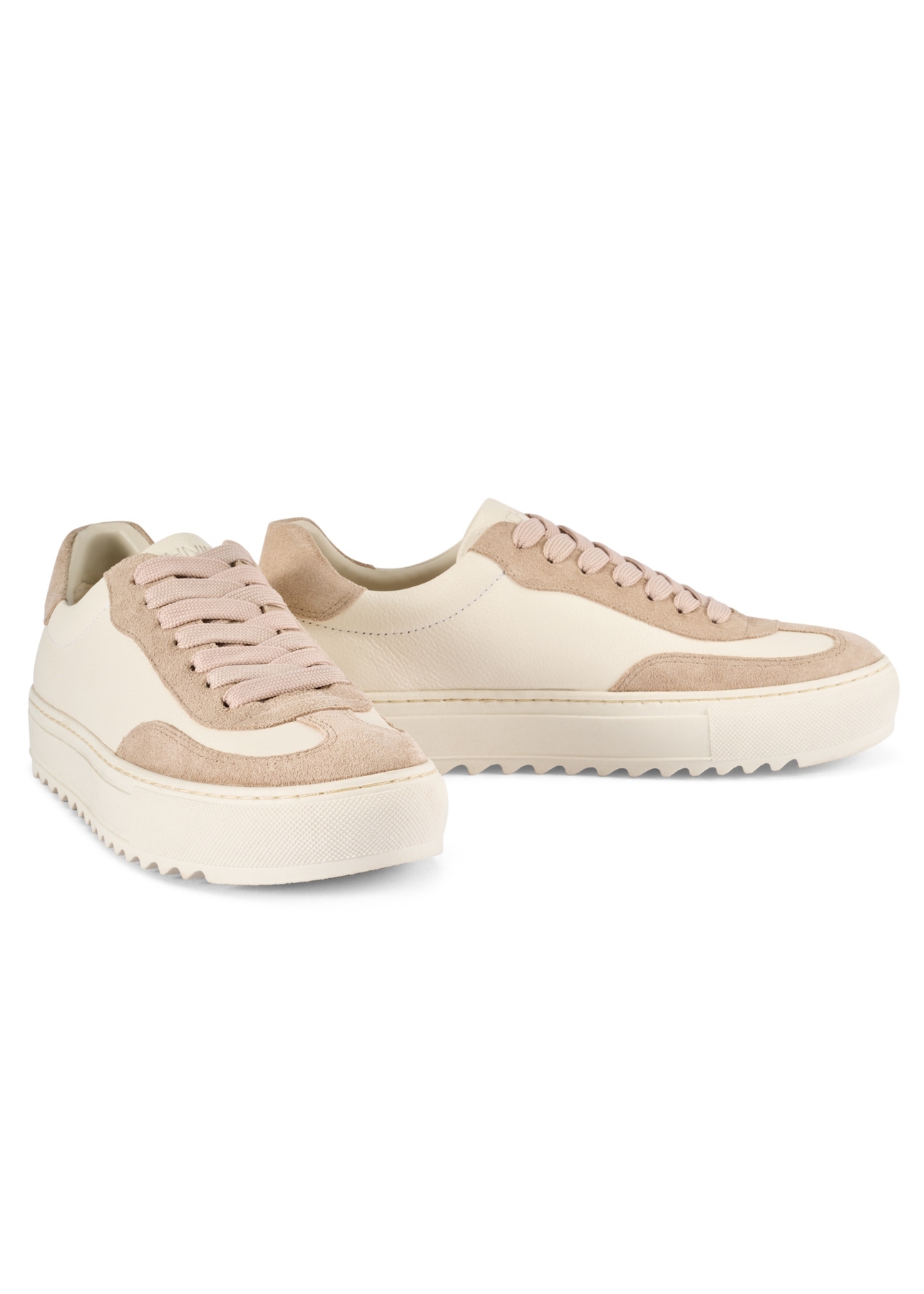 Cream-colored women's leather sneakers BUTYD-1260-0B(W26), diagonal product view on a white background.