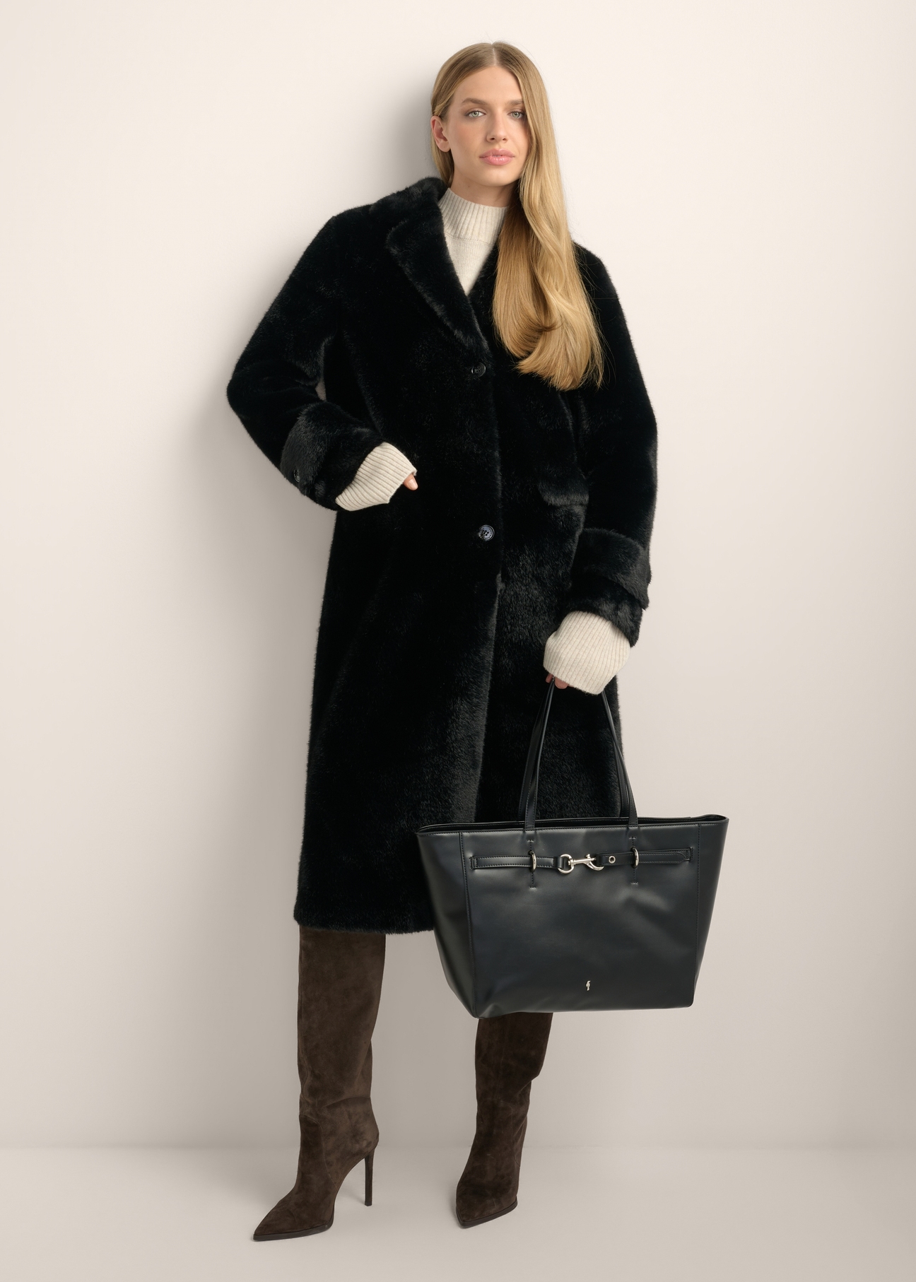 Women's shopper bag in black TOREC-1340-99(Z26)