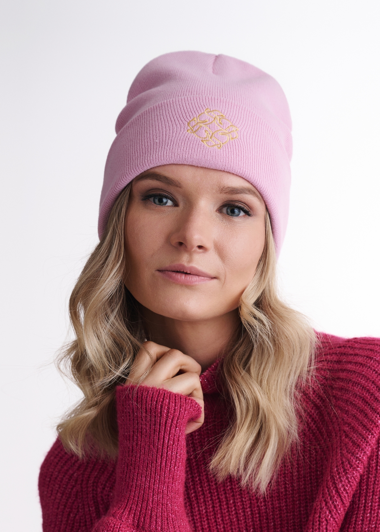 Women's cap CZADT-0079-34(Z22)-01
