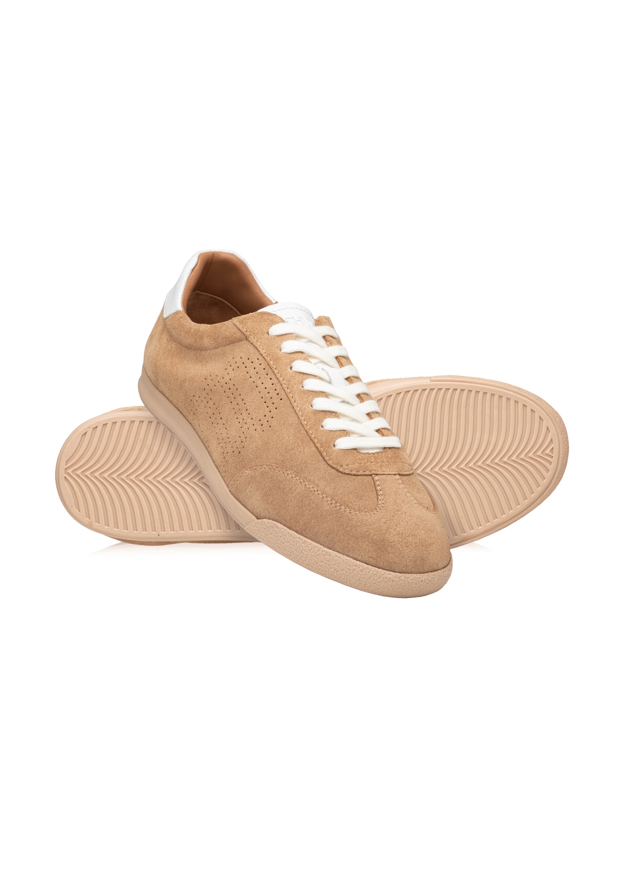 Beige leather sports shoes BUTYM-0534-1B(W26), diagonal product view on white background.