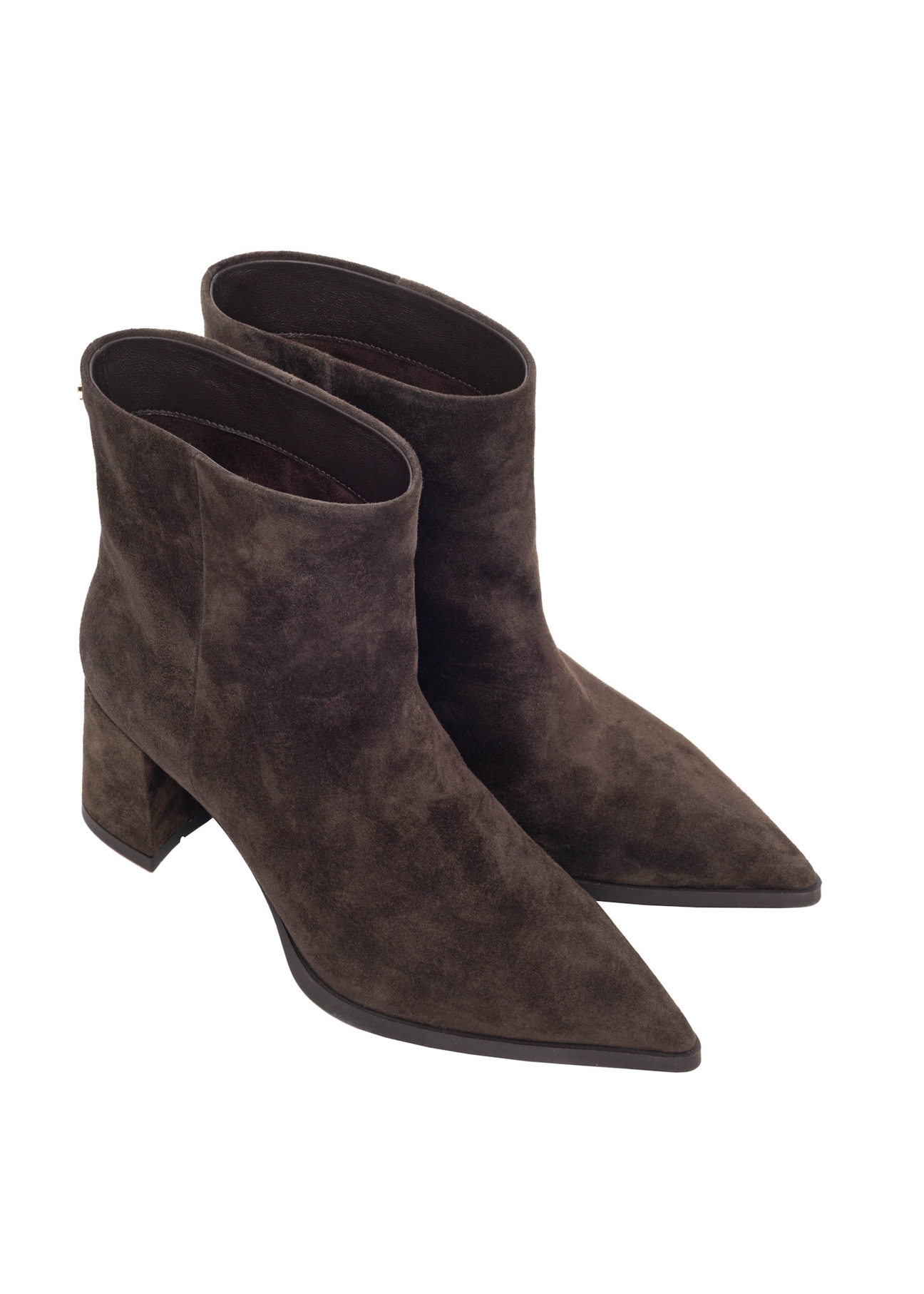 Dark brown suede women's ankle boots BUTYD-1337-1I(Z26), diagonal product view on white background.
