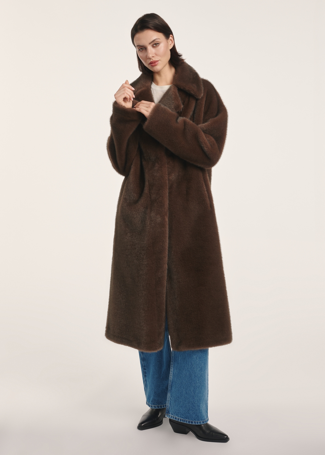 Long brown women's fur coat FUTDP-0072-89(Z25) - front product view on white background.