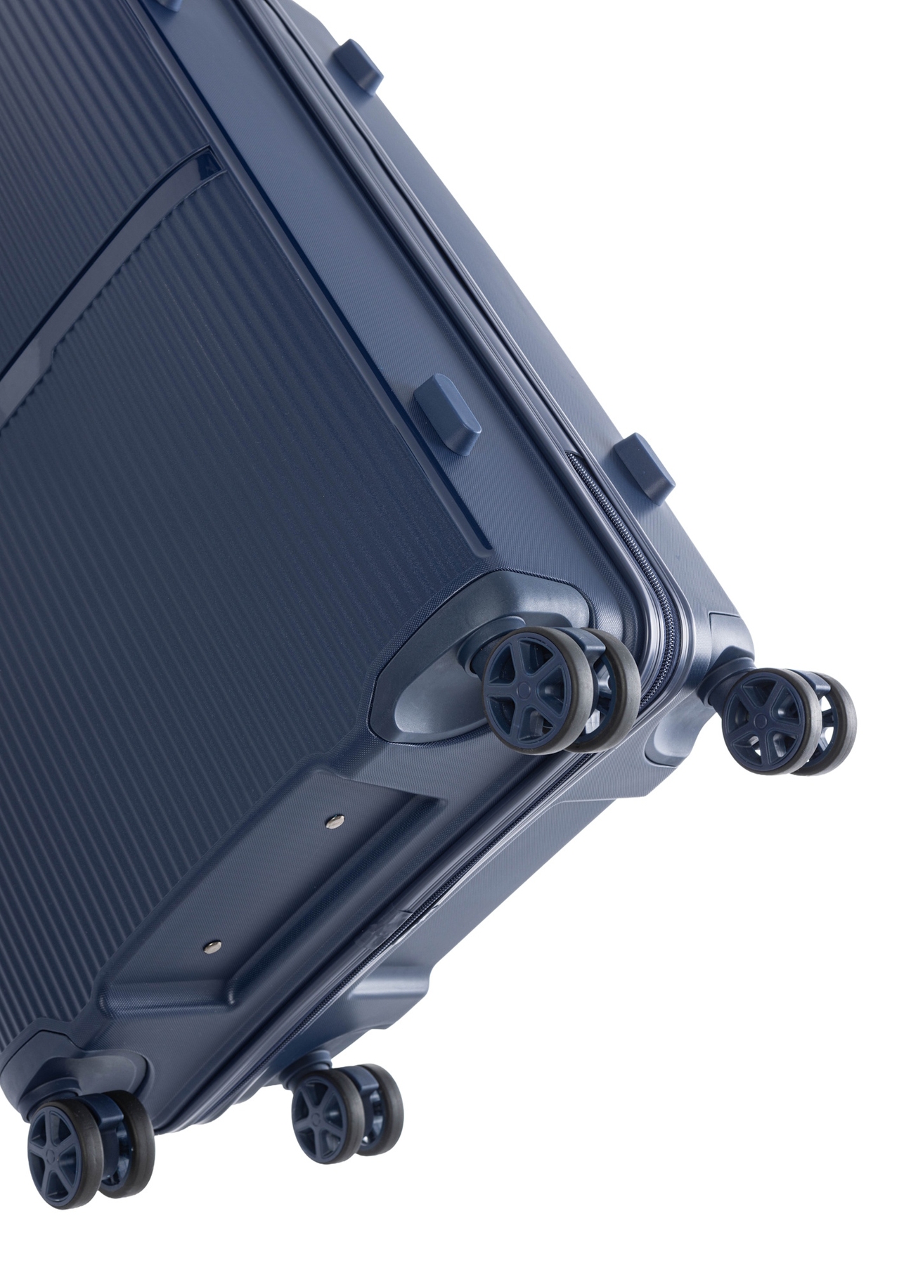 Large suitcase on wheels WALPP-0026-7D-28(W26), view of the product wheels on a white background.