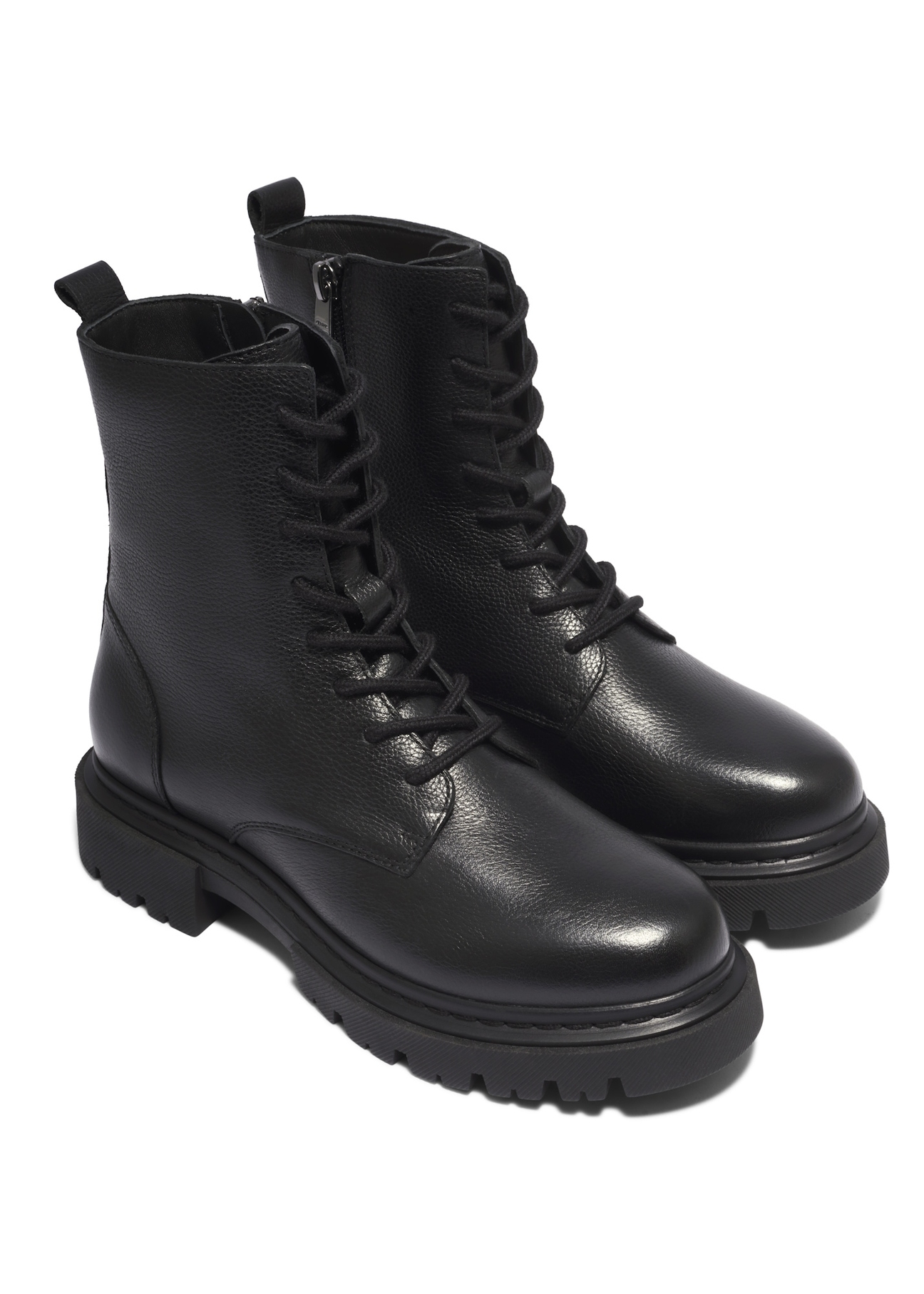 Women's leather ankle boots in black BUTYD-1297-99(Z26), diagonal product view on a white background.