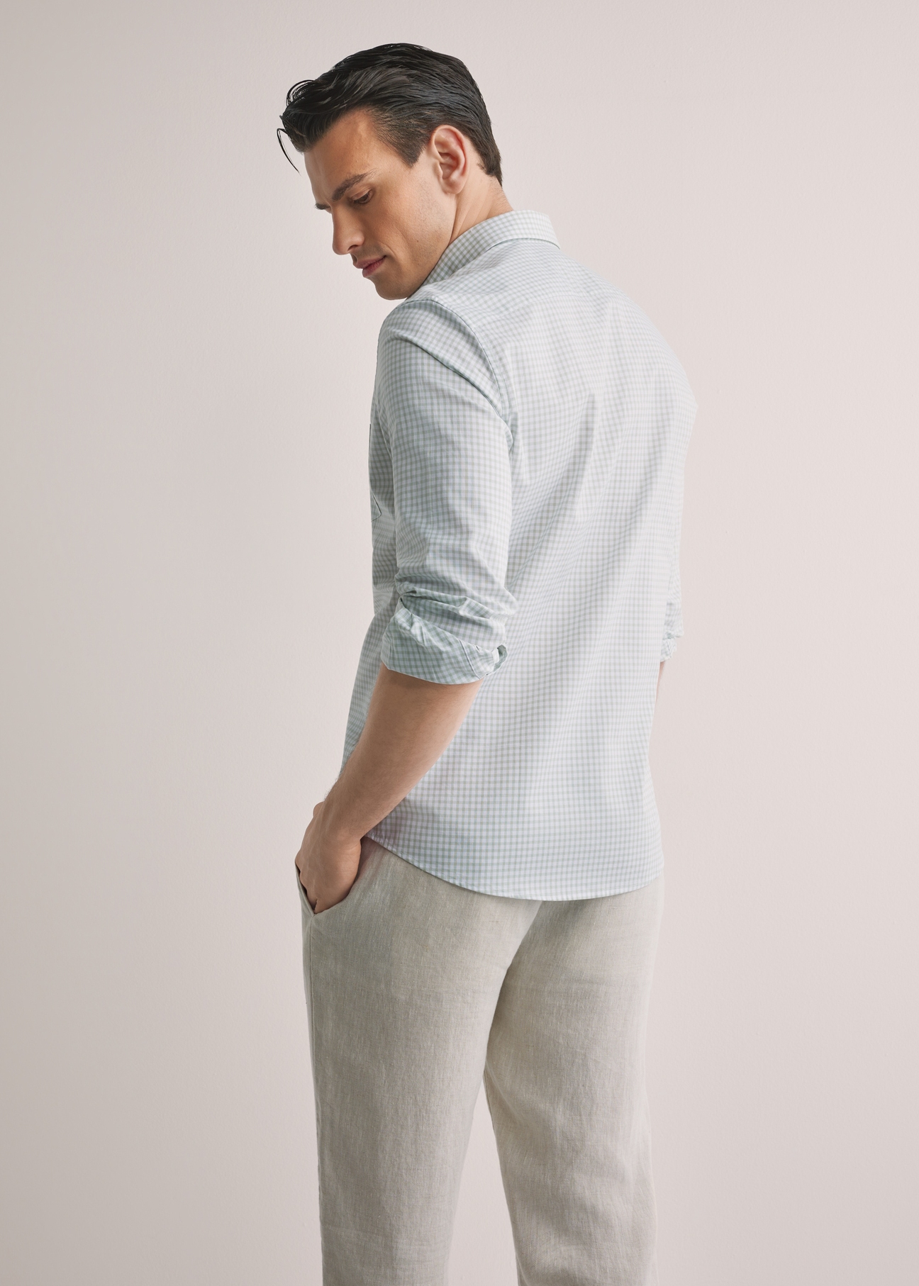 Men's sage check cotton shirt KOSMT-0277-8F(W26), back view of the product on the model. Half of the silhouette visible.