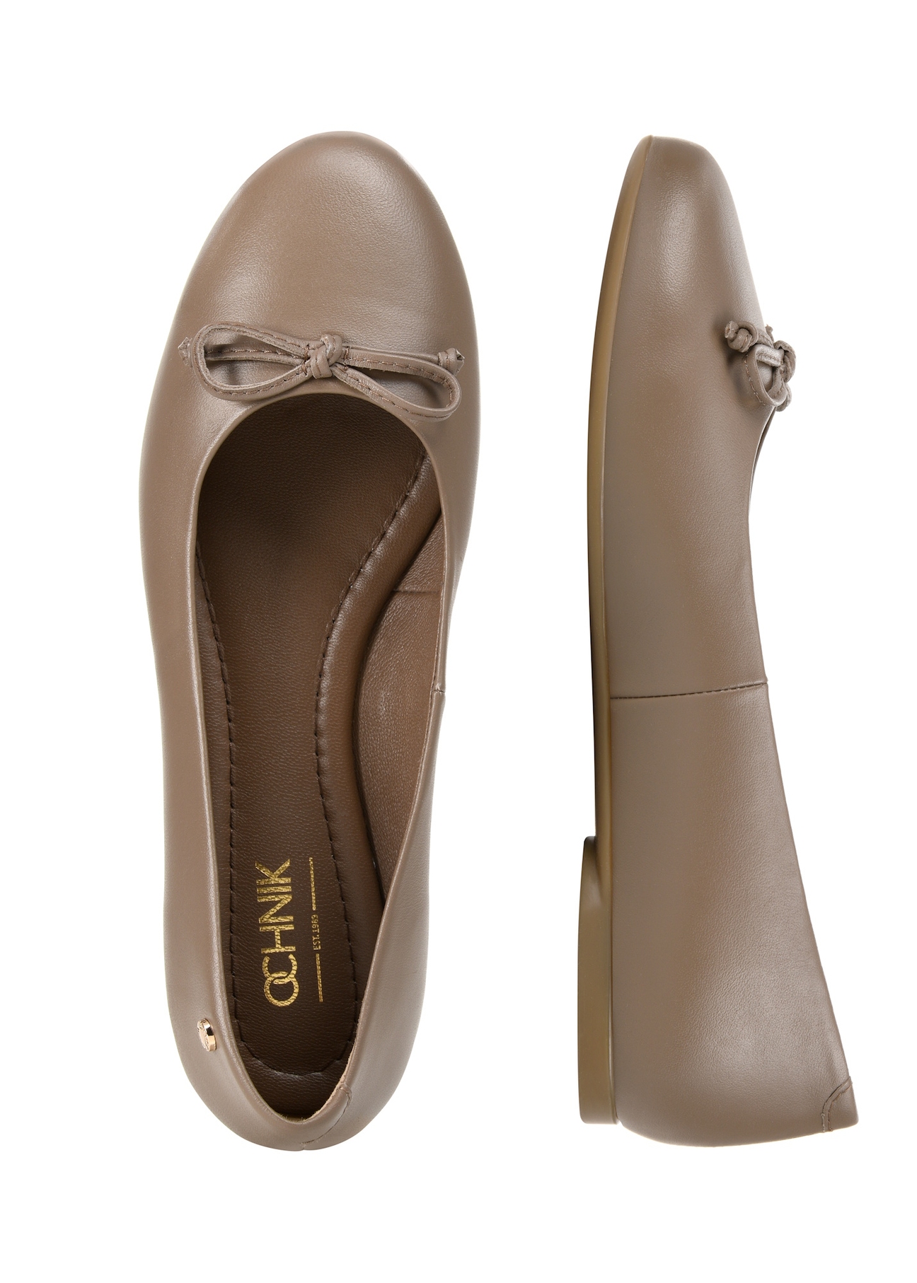 Women's leather ballet flats in cool beige color BUTYD-1248-1K(W26), product view from above on a white background.