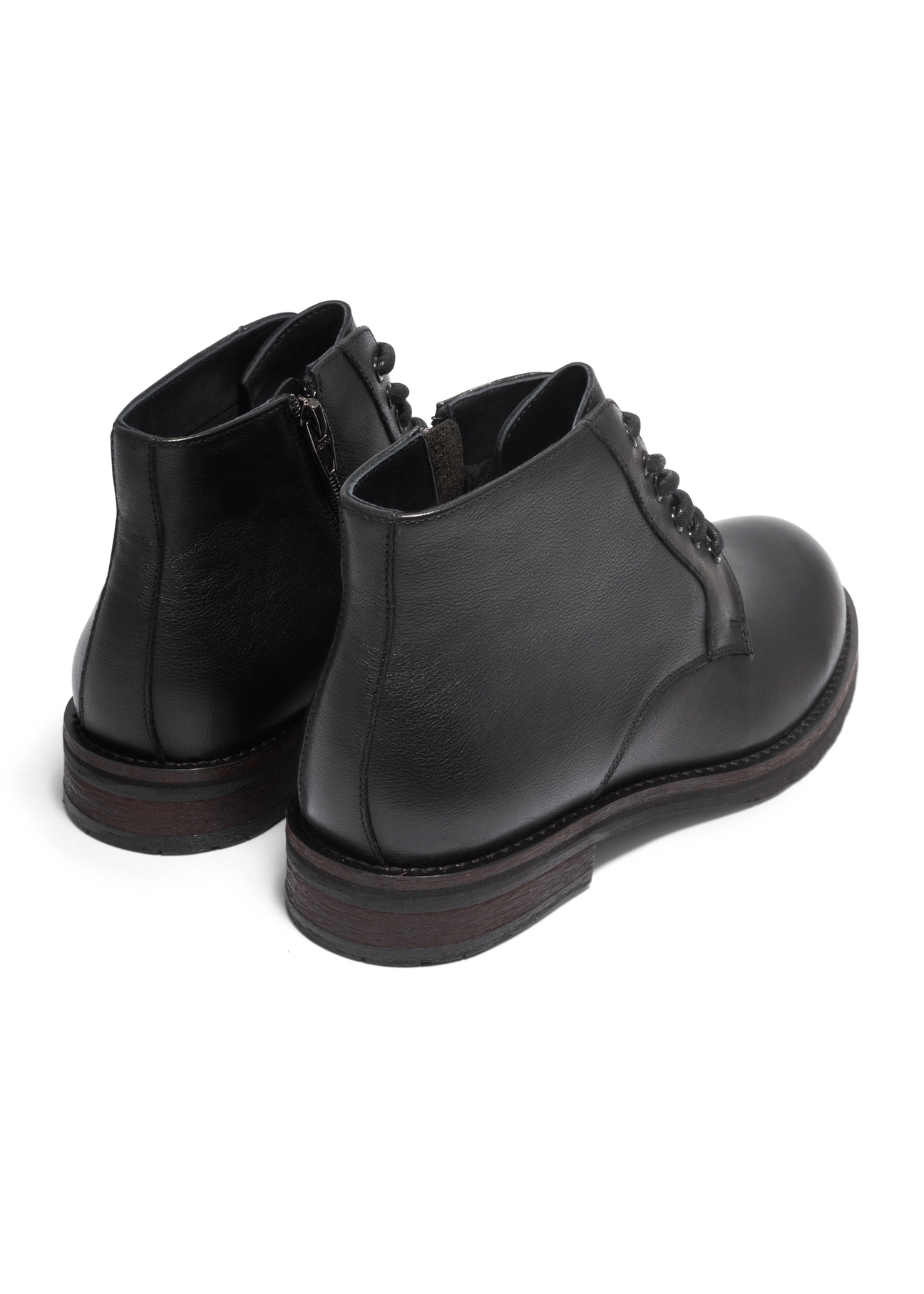 Men's black leather ankle boots BUTYM-0554-99(Z26), back view of the product on a white background.