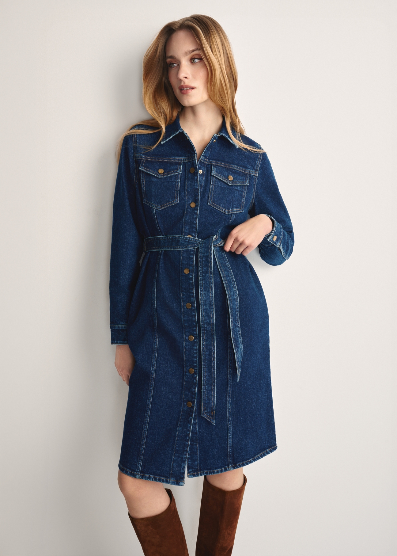 Denim shirt-style dress SUKDT-0240-68(Z25), product visible from the front on the model, half of the silhouette visible.