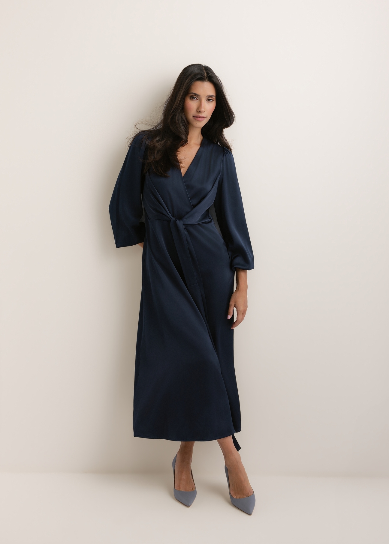 Navy blue midi dress SUKDT-0263-7E(W26), front view of the product on the model. Full body visible.