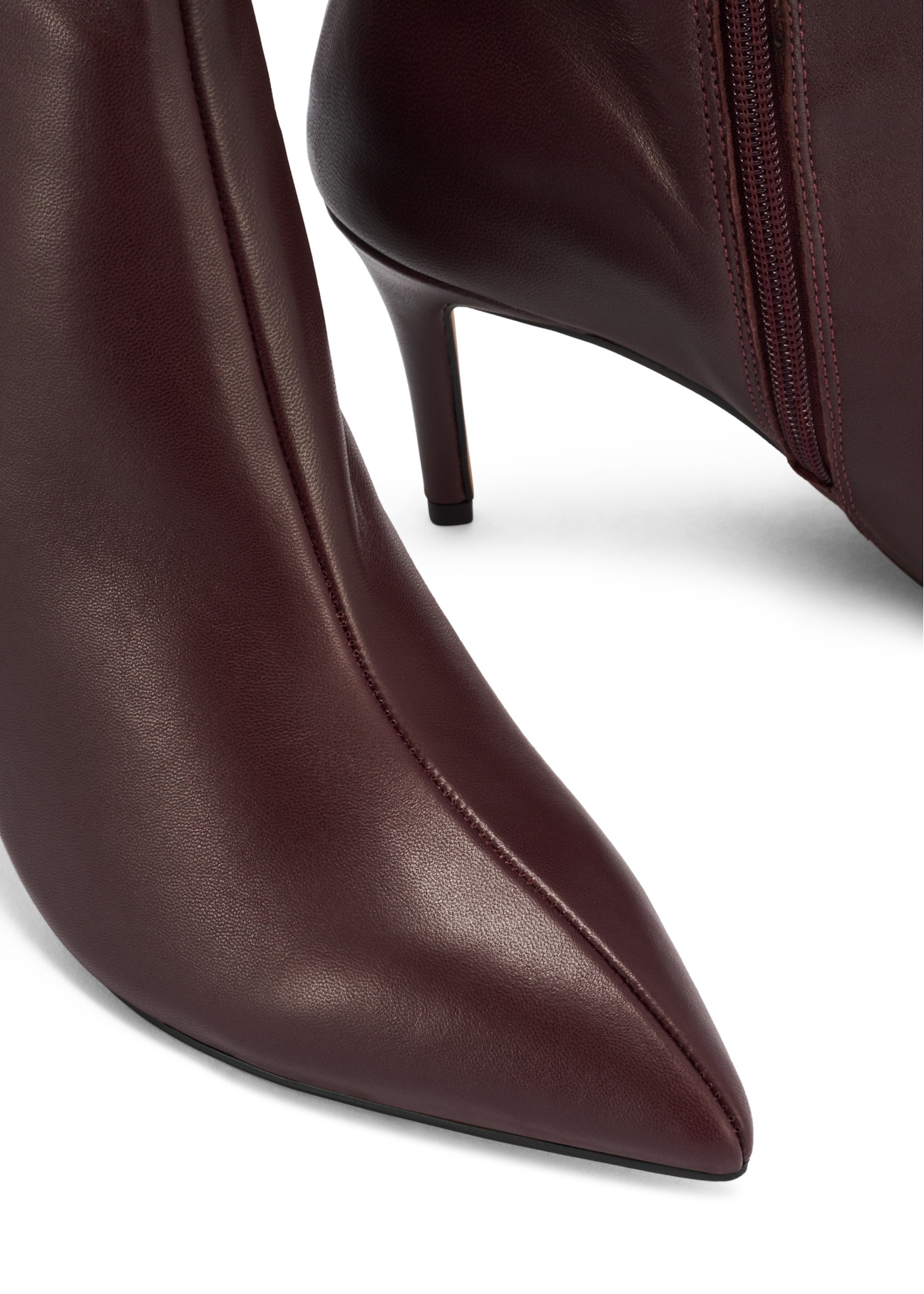 Burgundy leather high heel ankle boots BUTYD-1122-49(Z25), close-up of the product on a white background.
