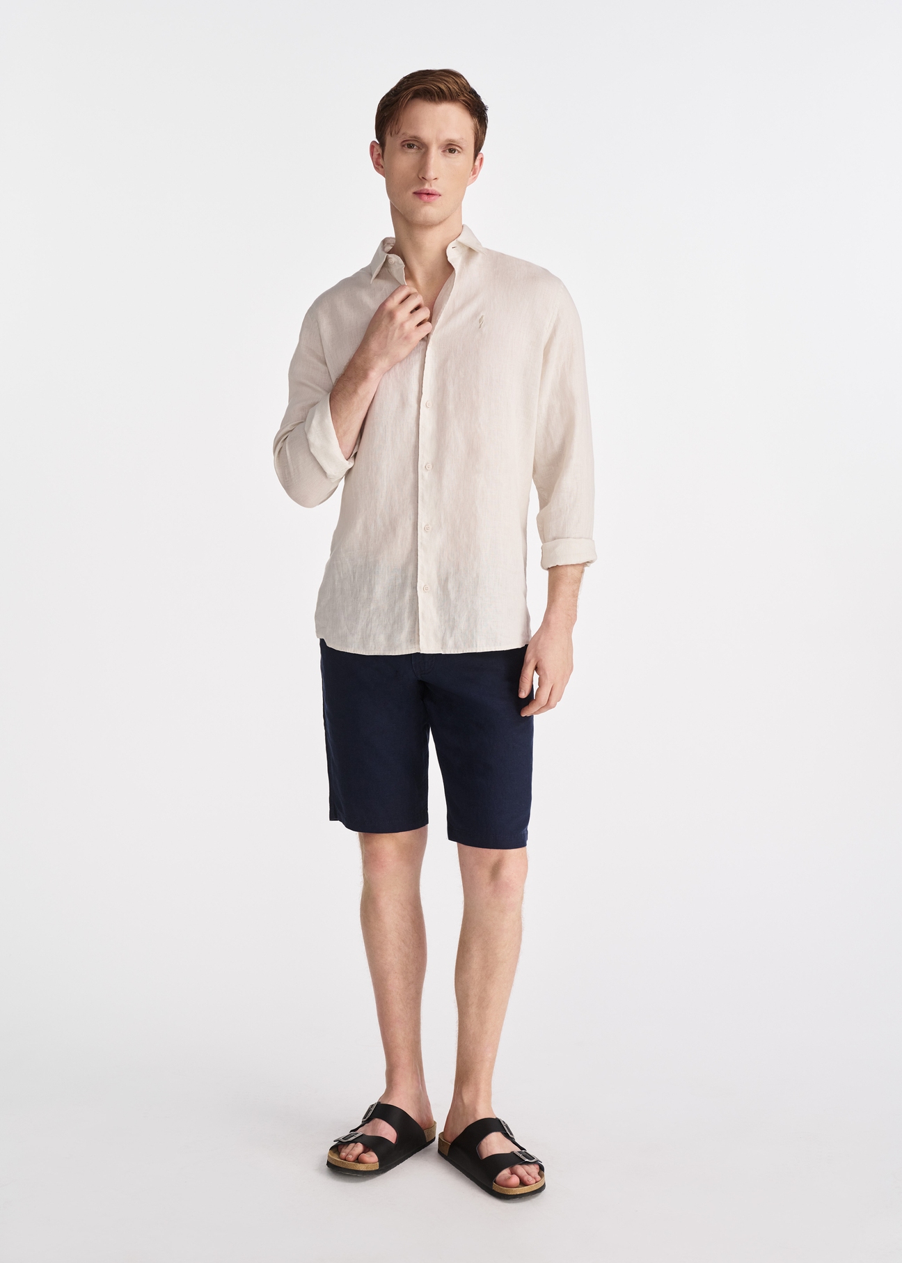 Beige linen men's shirt KOSMT-0321-80(W25), front product view on the model. Full silhouette visible.