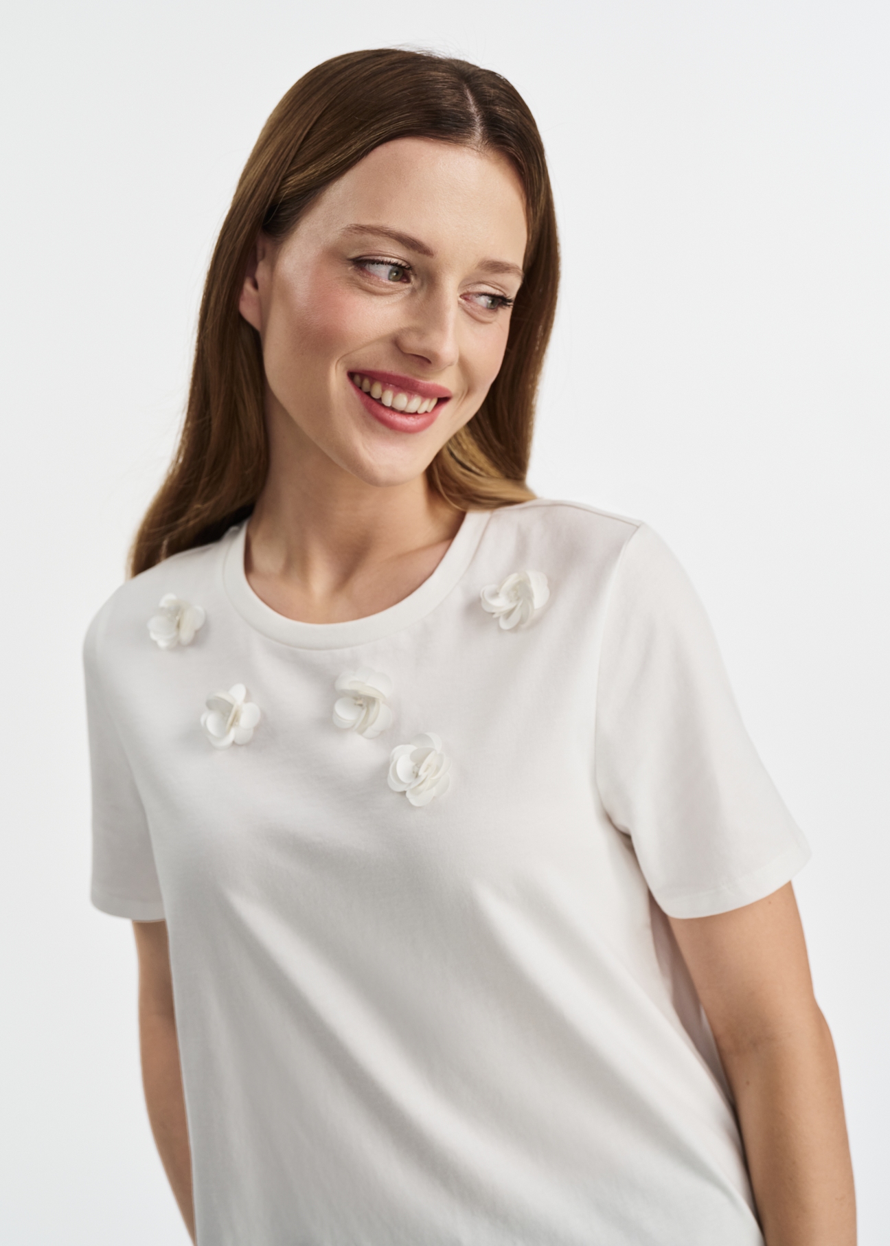 White cotton t-shirt with applications TSHDT-0139-12(W25)-04