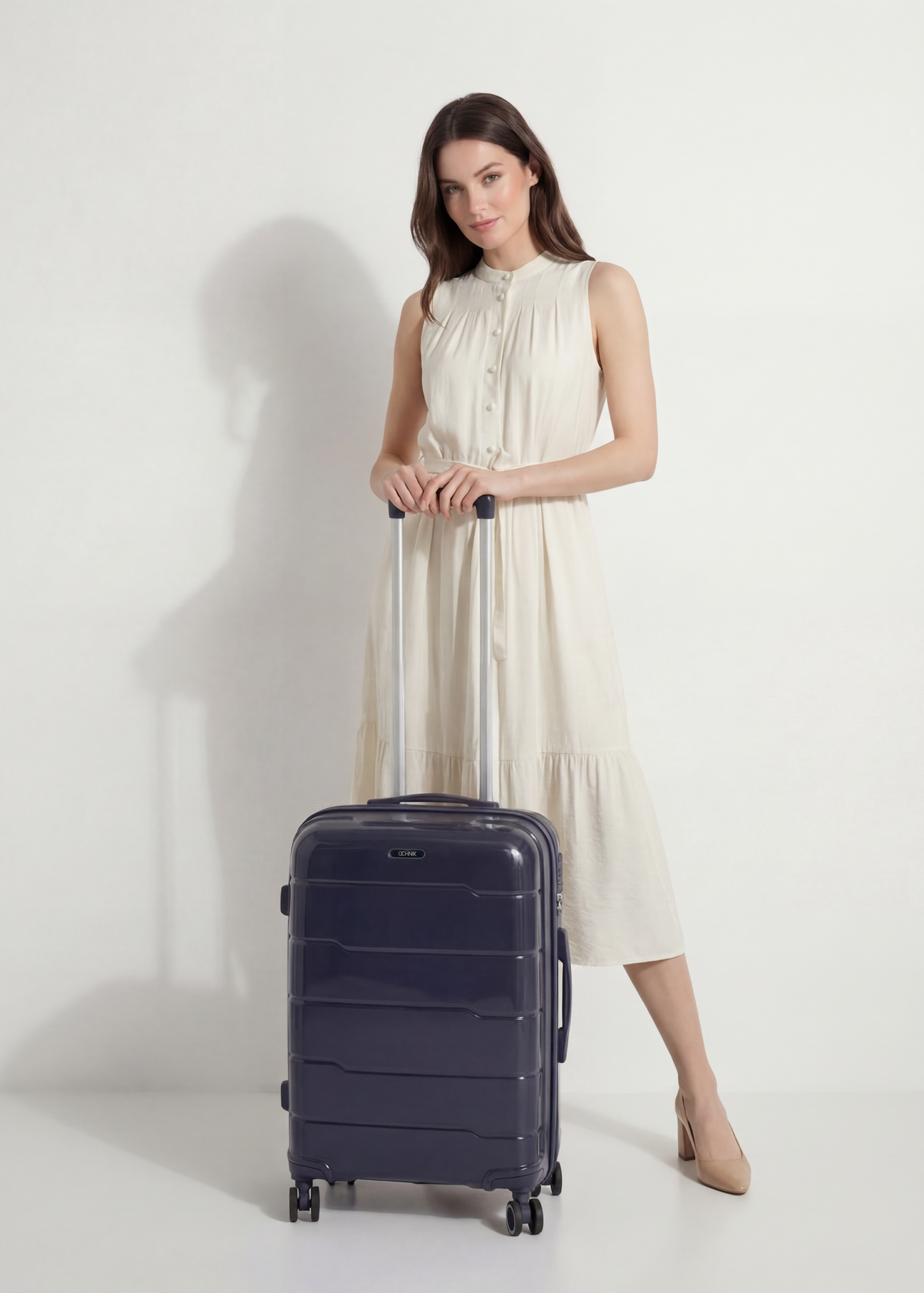 Medium suitcase on wheels WALPP-0025-7D-24(W26)