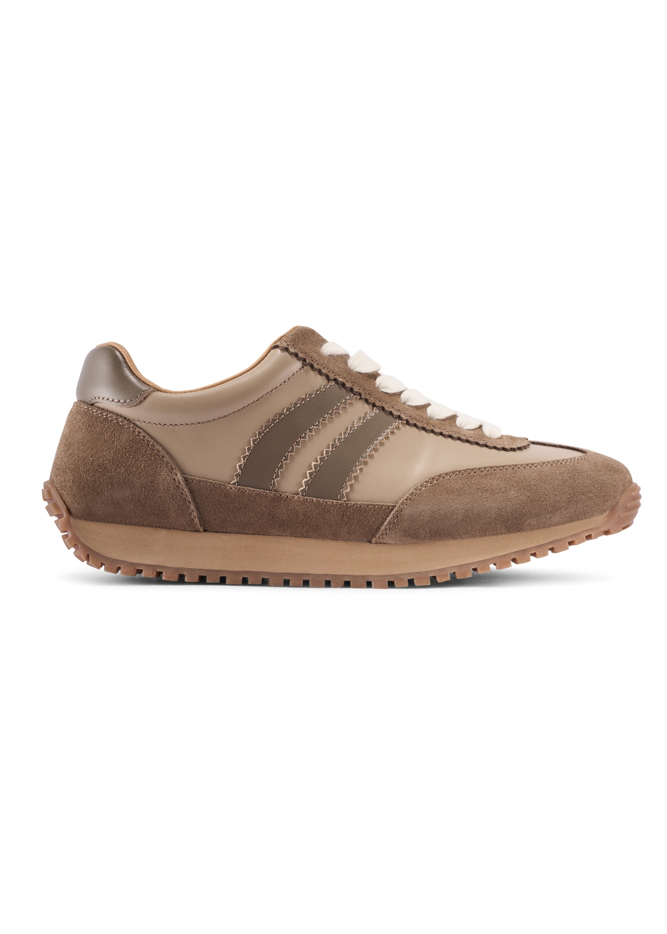 Light brown leather sports shoes BUTYM-0527-1K(W26), side view of the product on a white background.