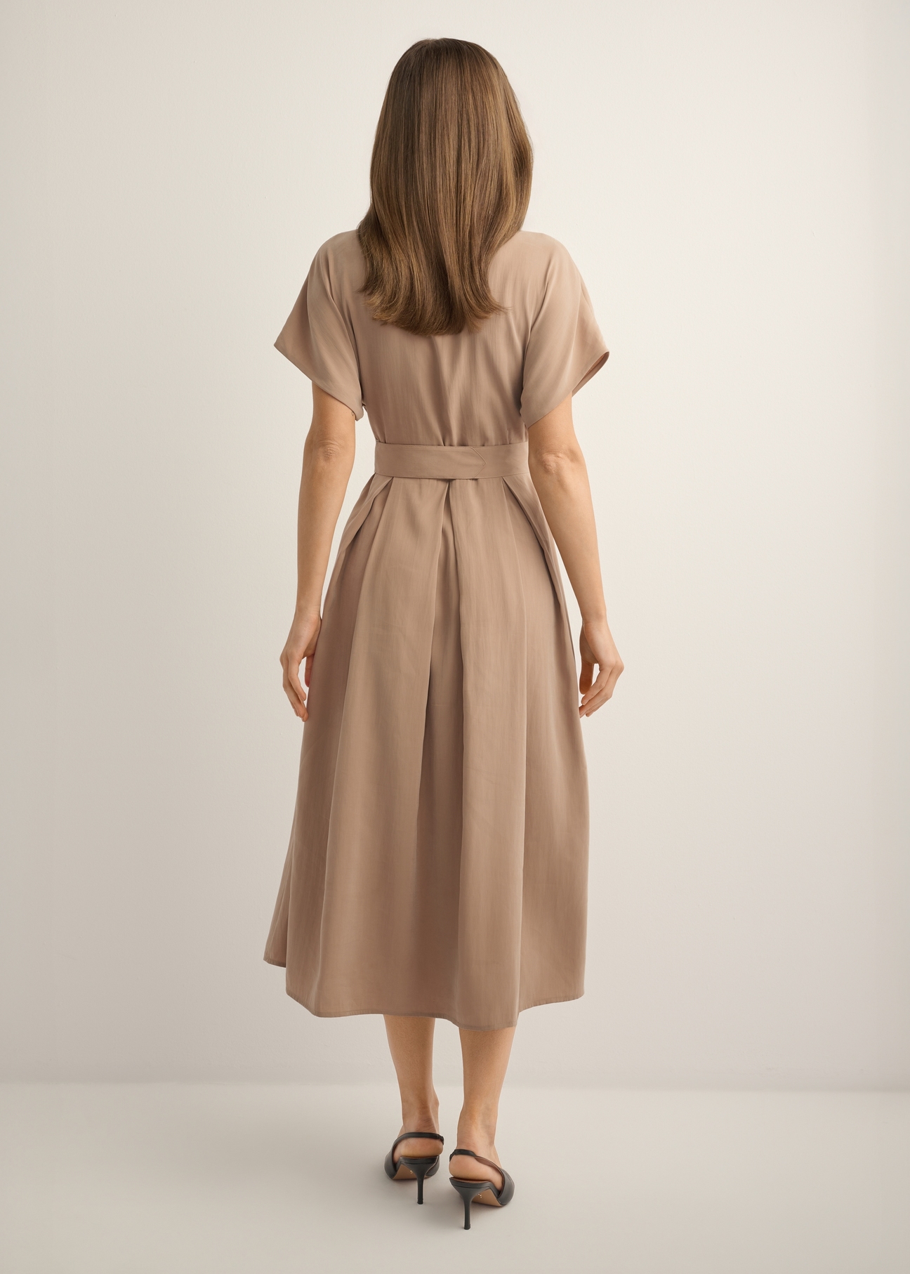 Modal midi shirt dress SUKDT-0283-1D(W26), back view of the product on the model. Full body visible.
