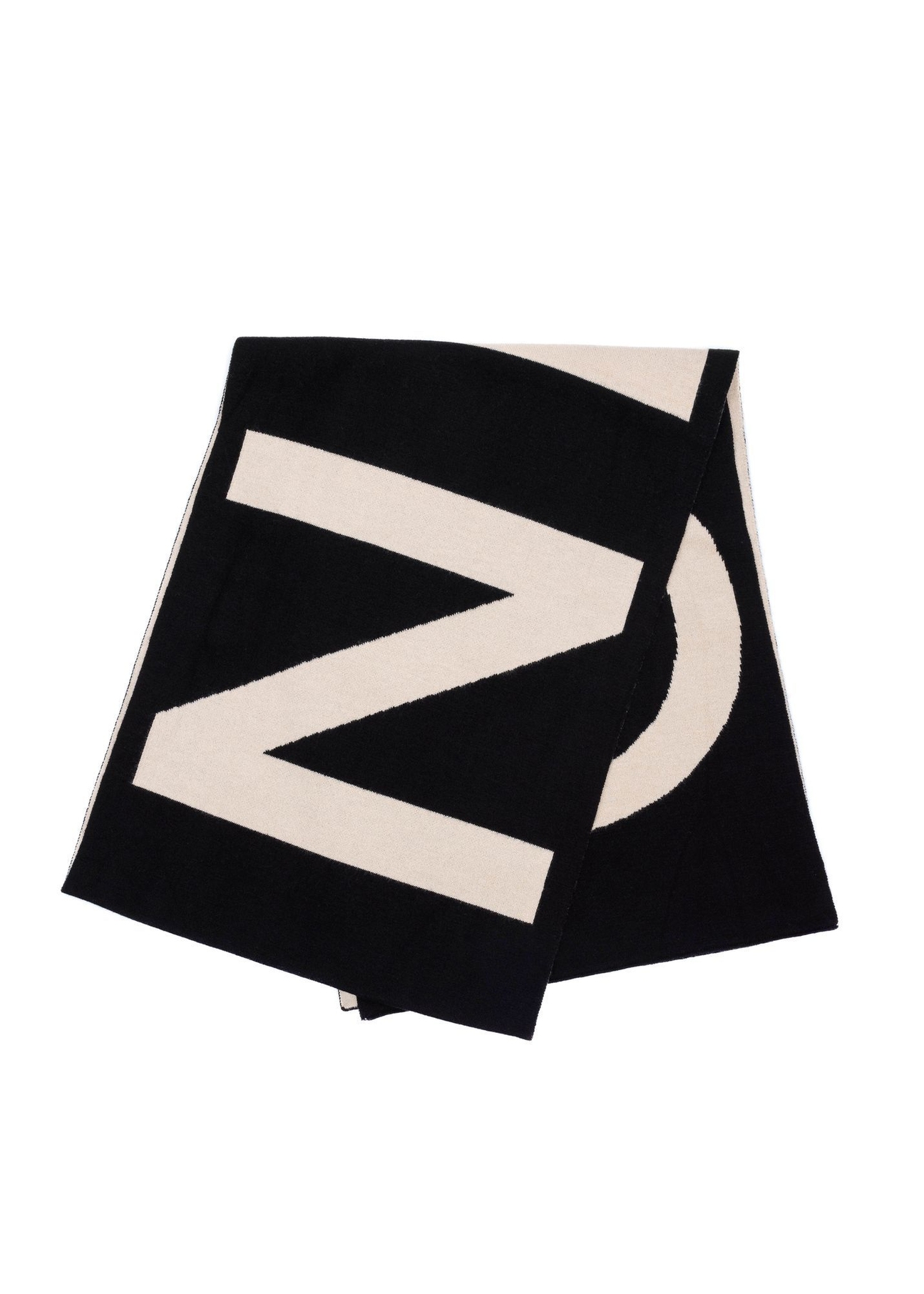 Black women's winter scarf SZADT-0151A-98(Z25), view of the folded product on a white background.