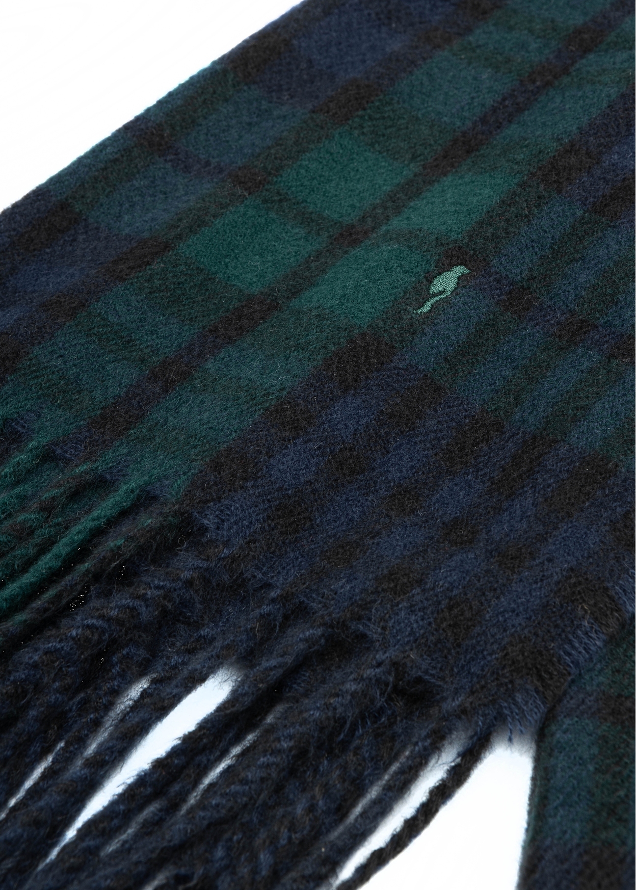 Men's checkered scarf SZAMT-0084-15(Z25), close-up of the product detail, view on a white background.
