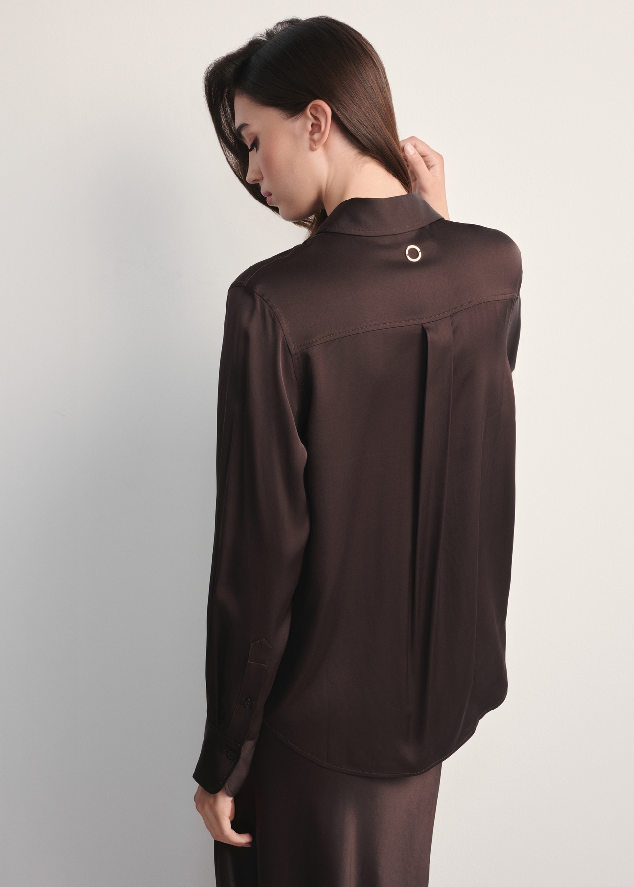 Chocolate women's shirt KOSDT-0172-90(Z25), back view of the product on the model. Half of the silhouette visible.