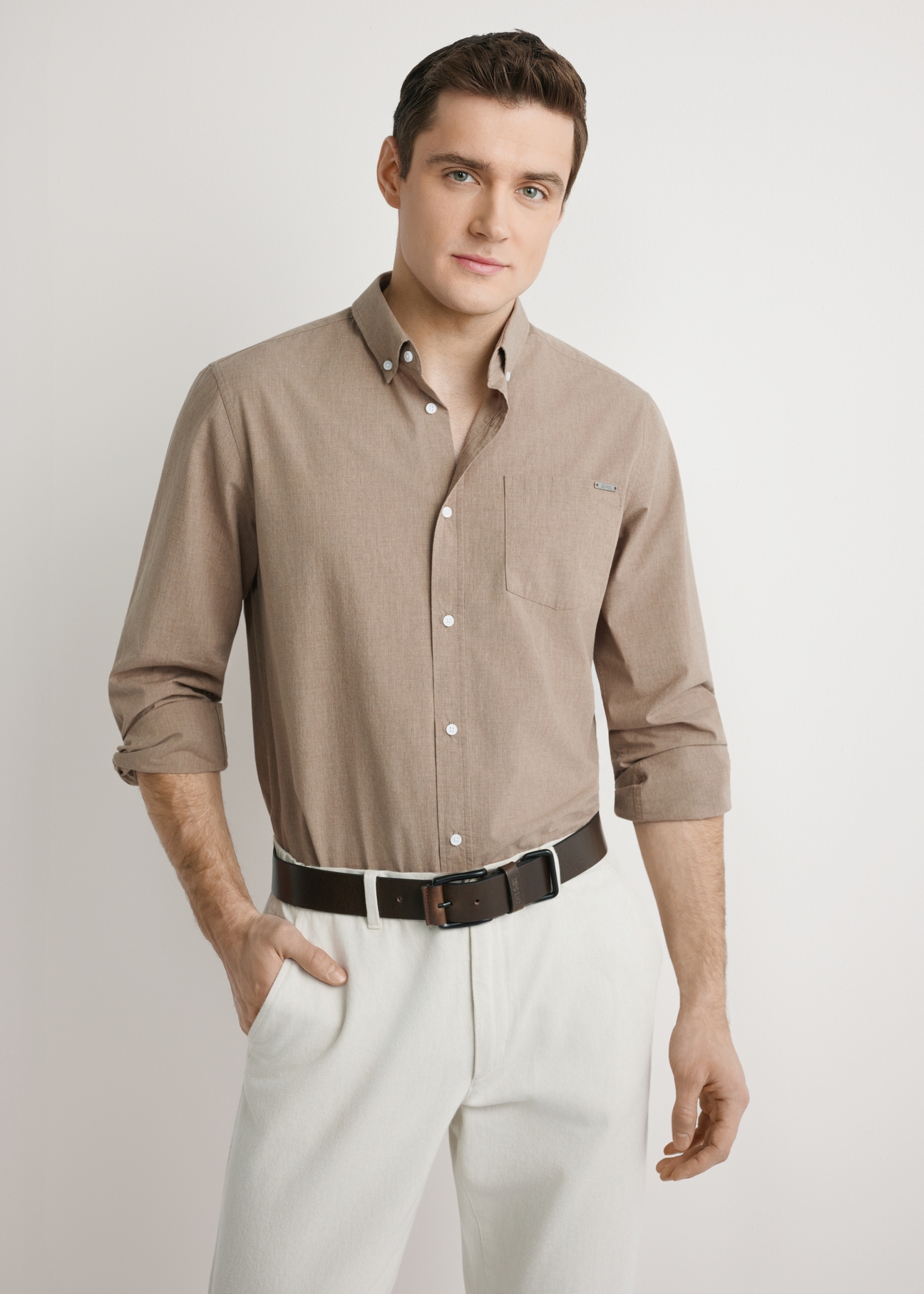 Men's cotton shirt in camel color KOSMT-0361-1D(W26), front view of the product on the model. Half of the silhouette visible.