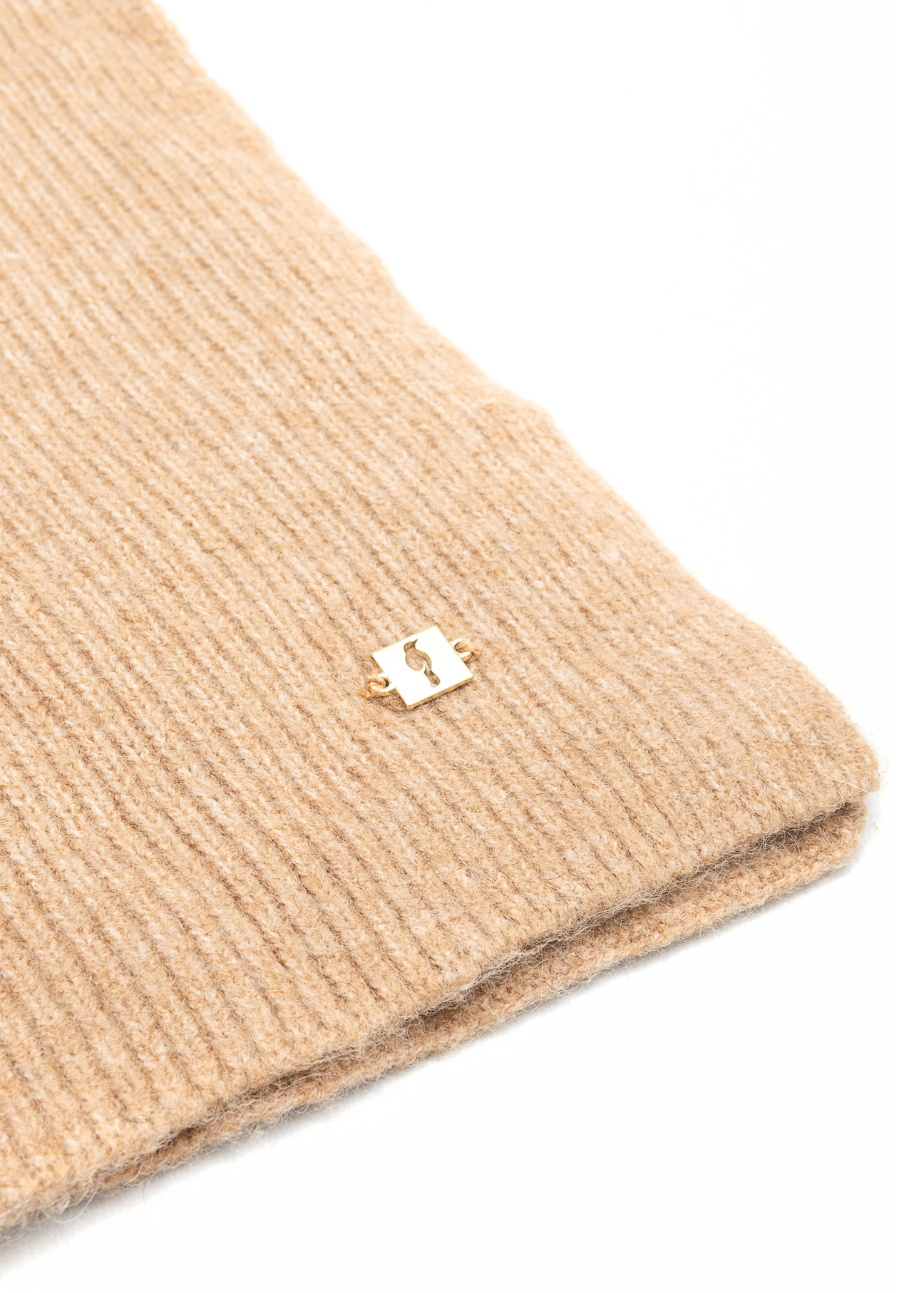 Beige women's winter scarf SZADT-0202-81(Z25), close-up of the product detail, view on a white background.