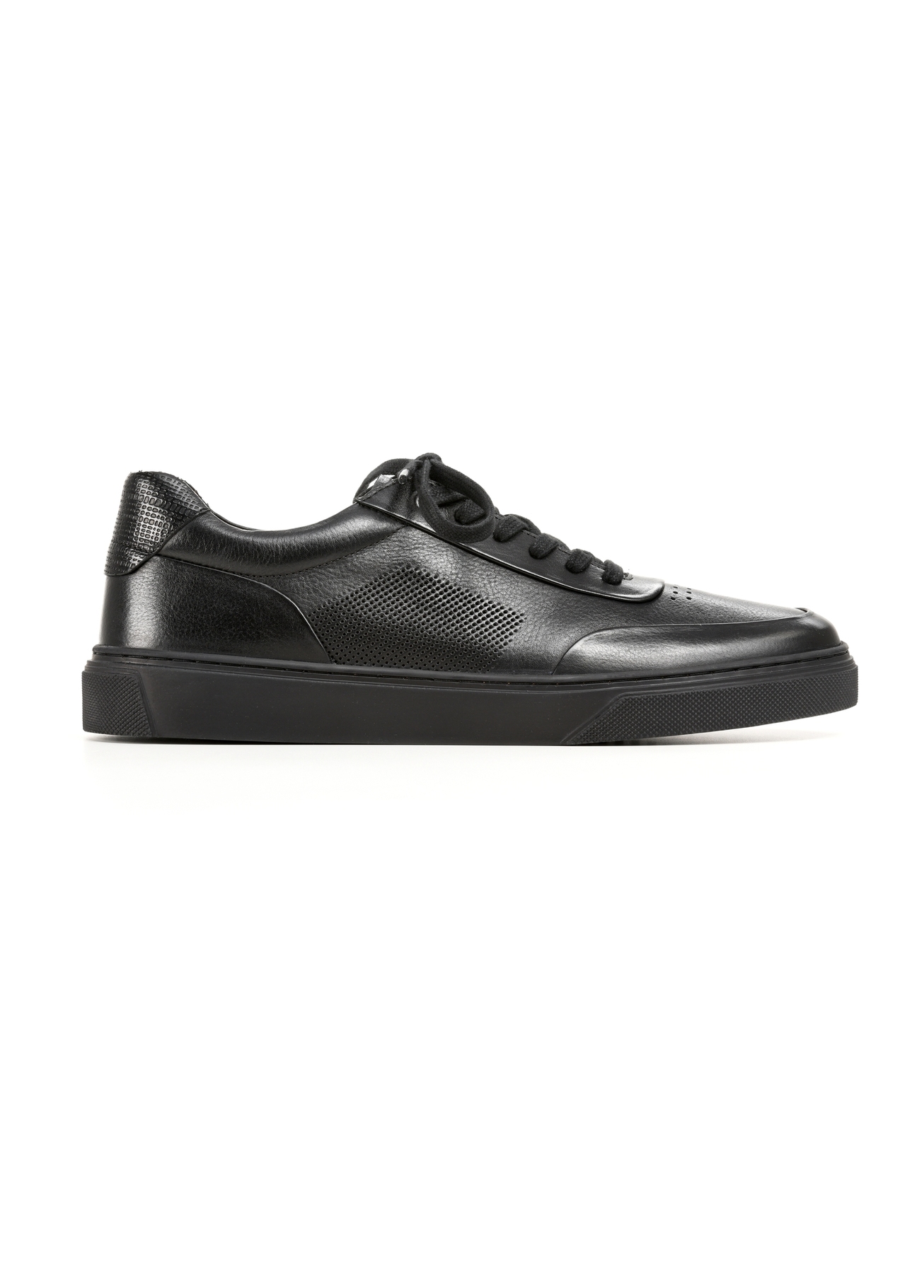 Black leather men's sports shoes BUTYM-0484-99(W25), side view of the product on a white background.