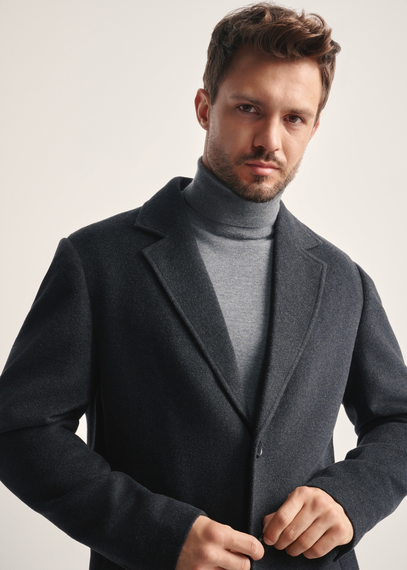 Men's graphite wool coat PLAMT-0006-96(Z25), close-up of the product on the model.