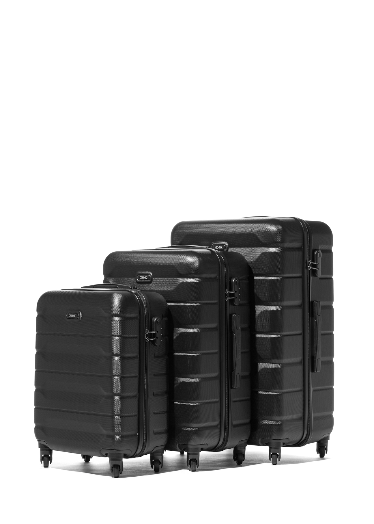 Set of suitcases on wheels 19''/24''/28'' WALAB-0067-99(W24)