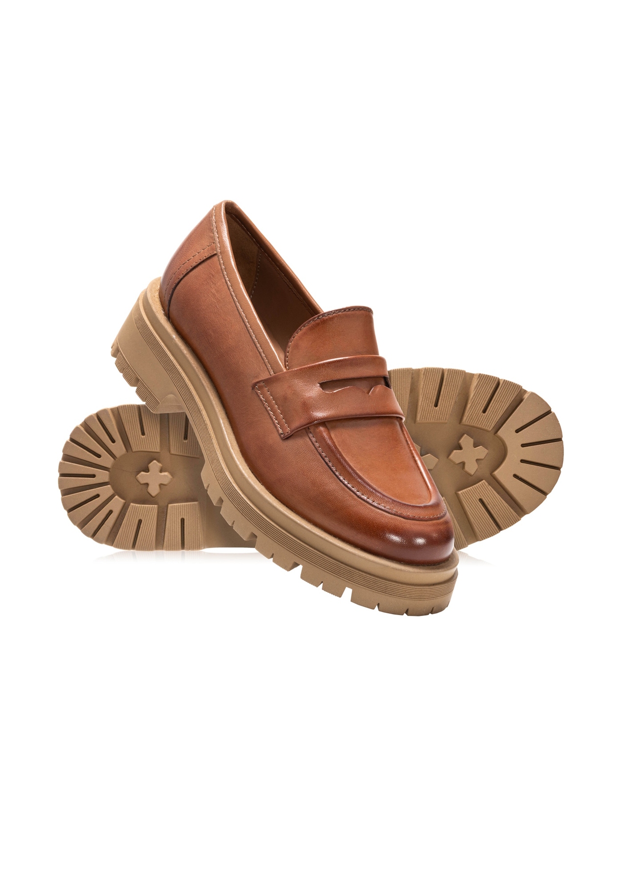 Women's brown leather moccasins BUTYD-1187-87(Z25), diagonal view of the product and the sole on a white background.