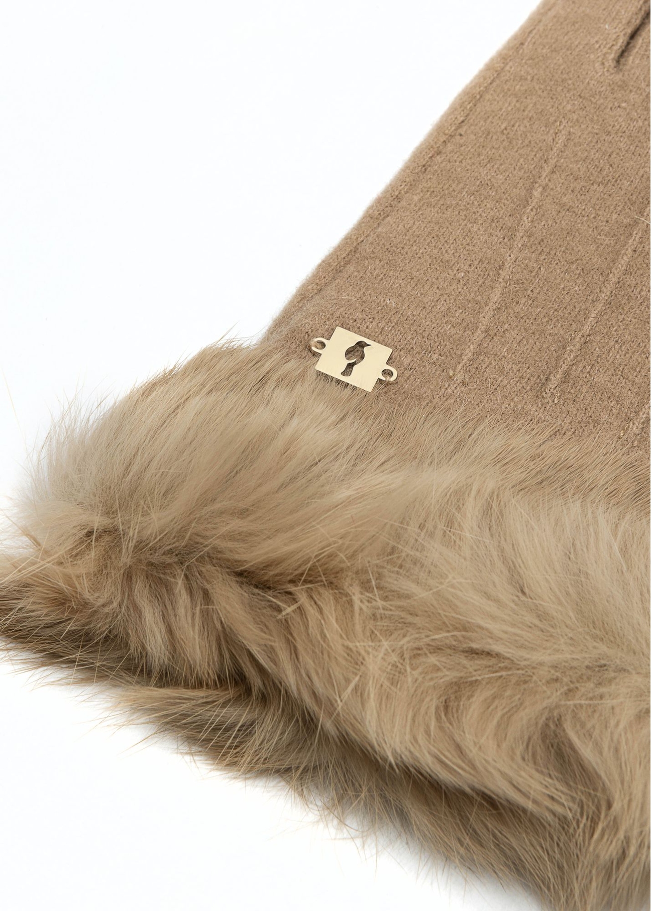 Beige women's wool gloves REKDF-0031 A-81(Z 25) - close-up of the detail on a white background.