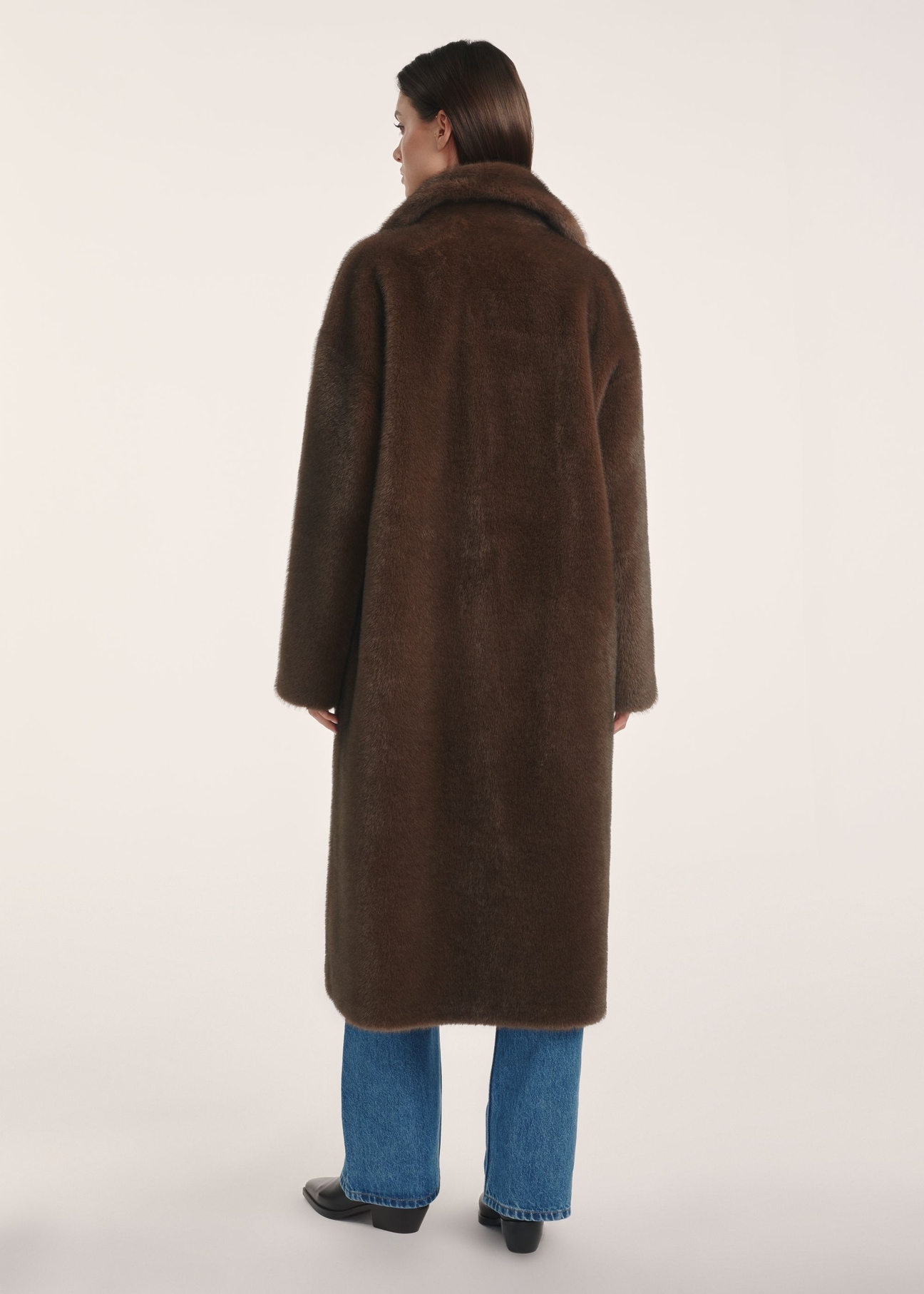 Long brown women's fur coat FUTDP-0072-1H(Z26) - back view of the product on a white background.